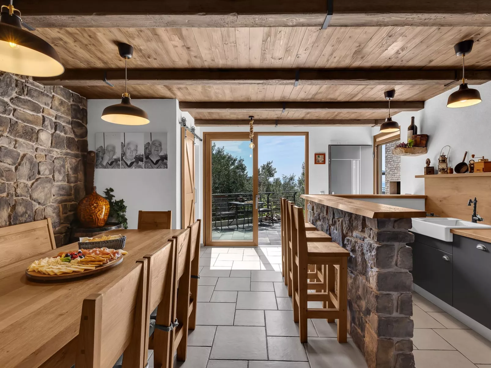 Villa Oscar mit Pool-Binnen