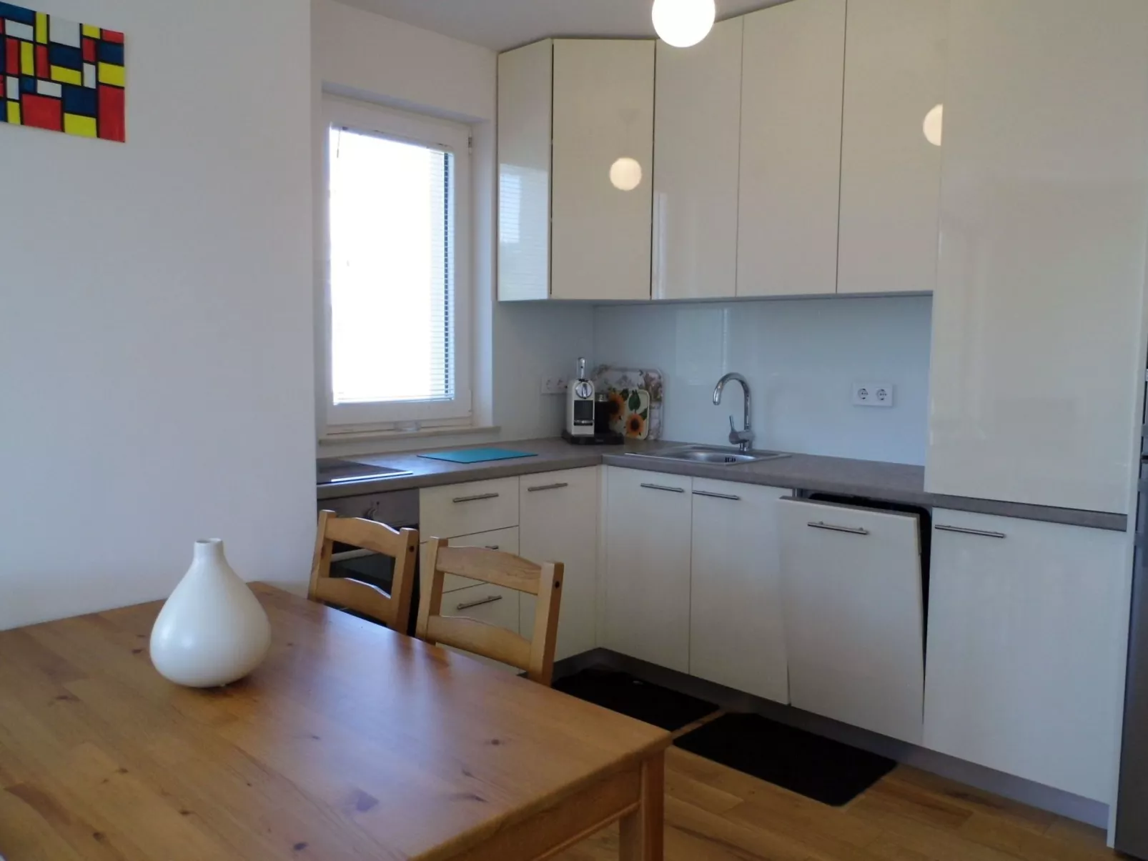 Modernes Apartment mit teilweisem Meerblick