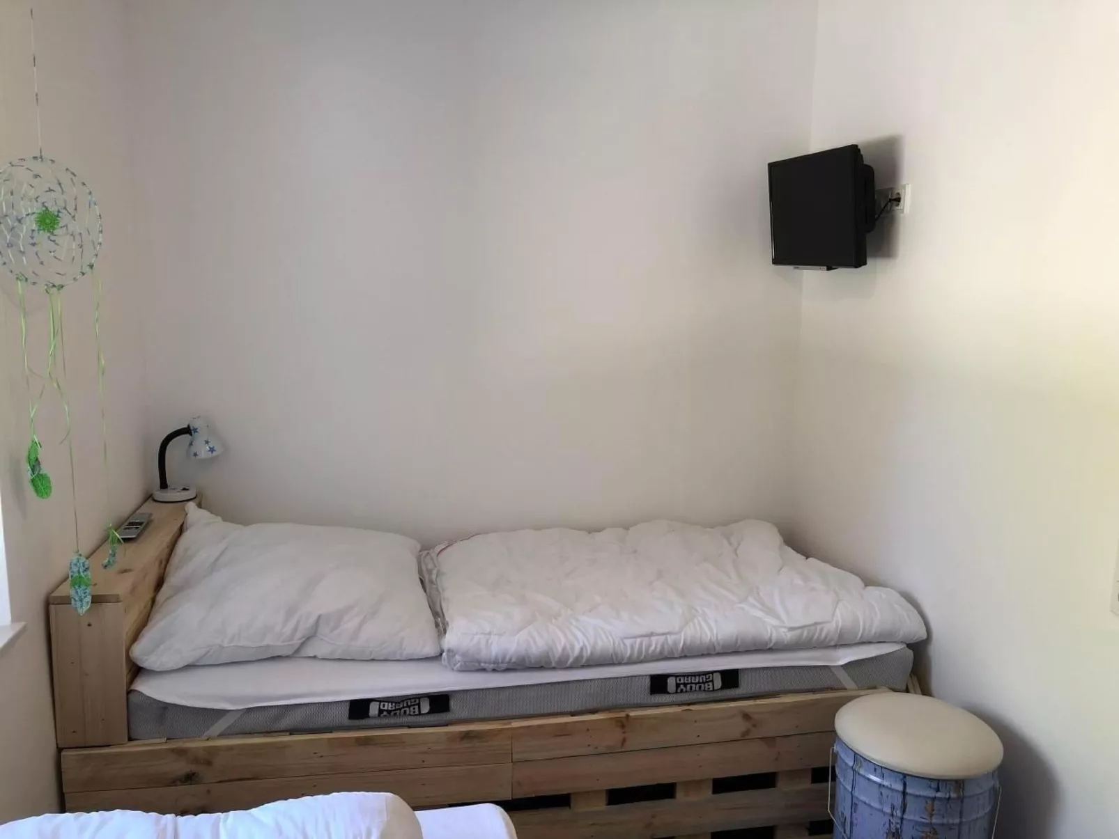 E21 Freistehendes Haus mit Garten und Deichblick