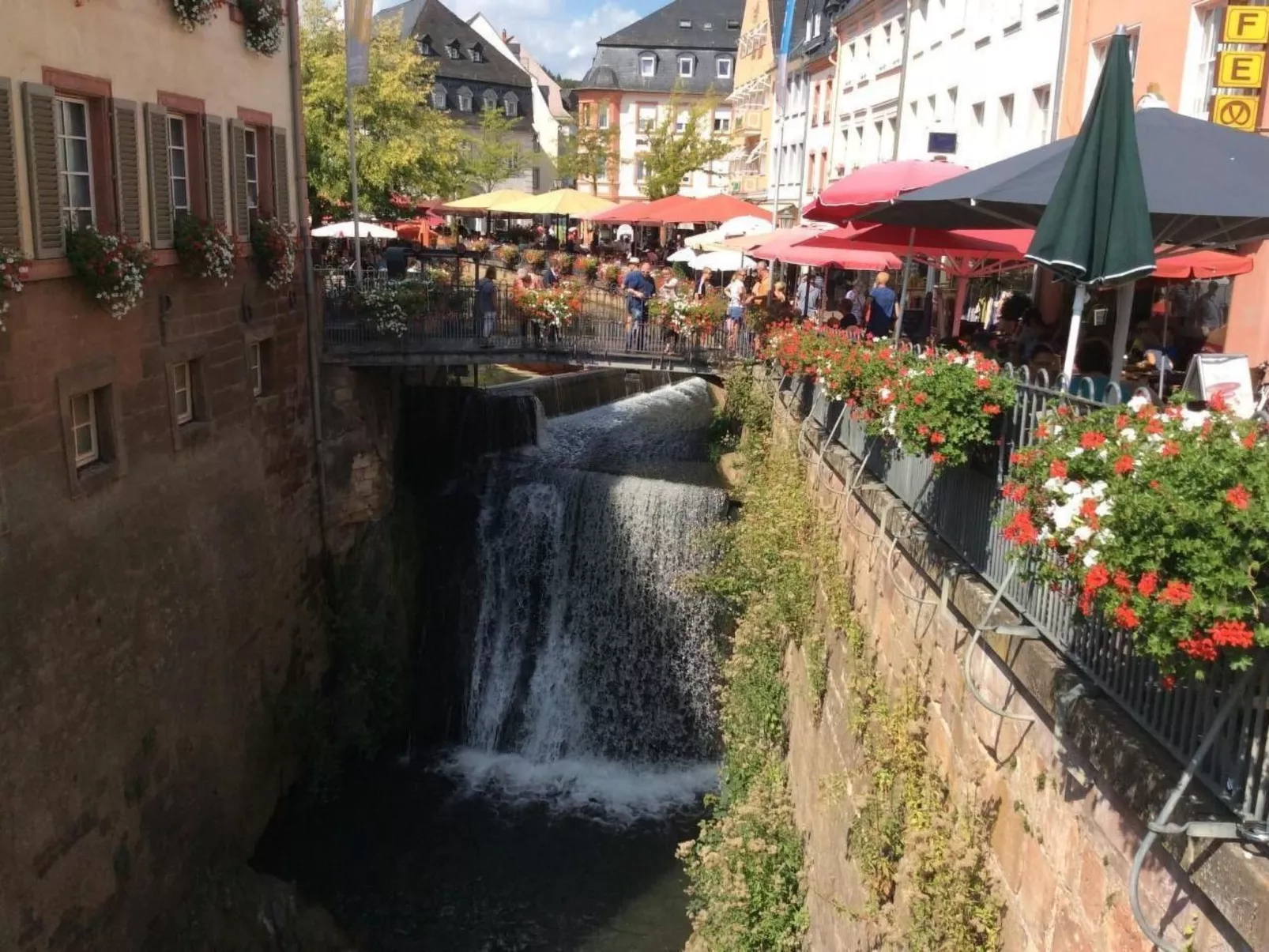 Einzigartige Lage direkt Mosel und Radweg.