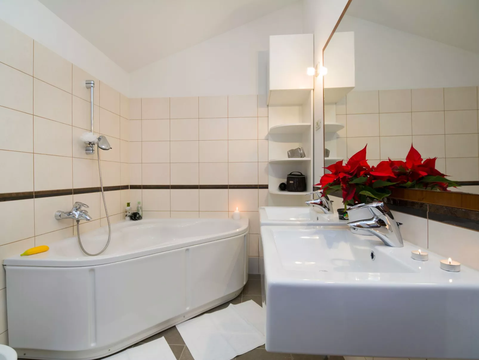 Ferienvilla mit Garten, Grill und Terrasse-Binnen