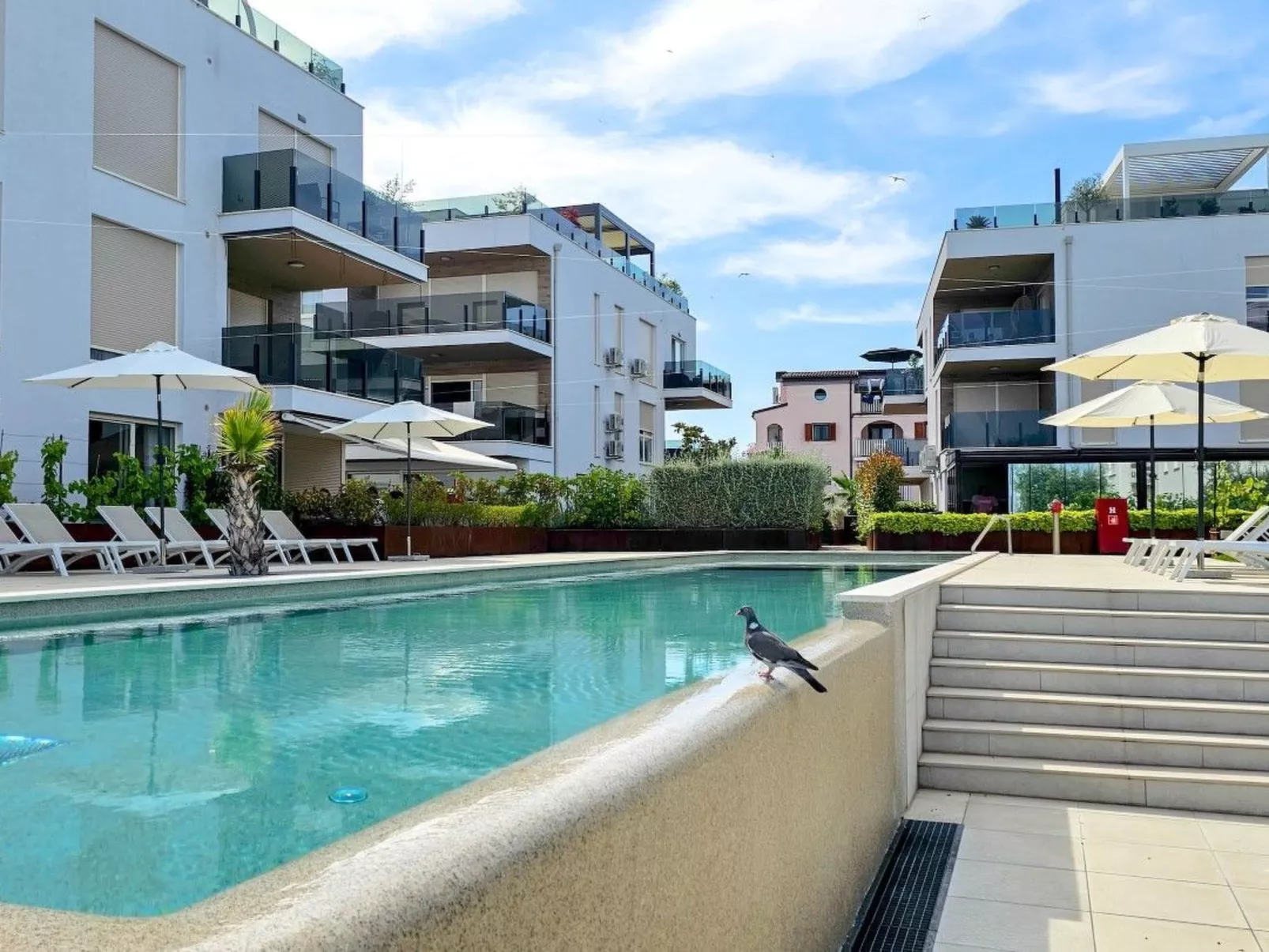 "Grüne Oase" mit Terrasse-Buiten