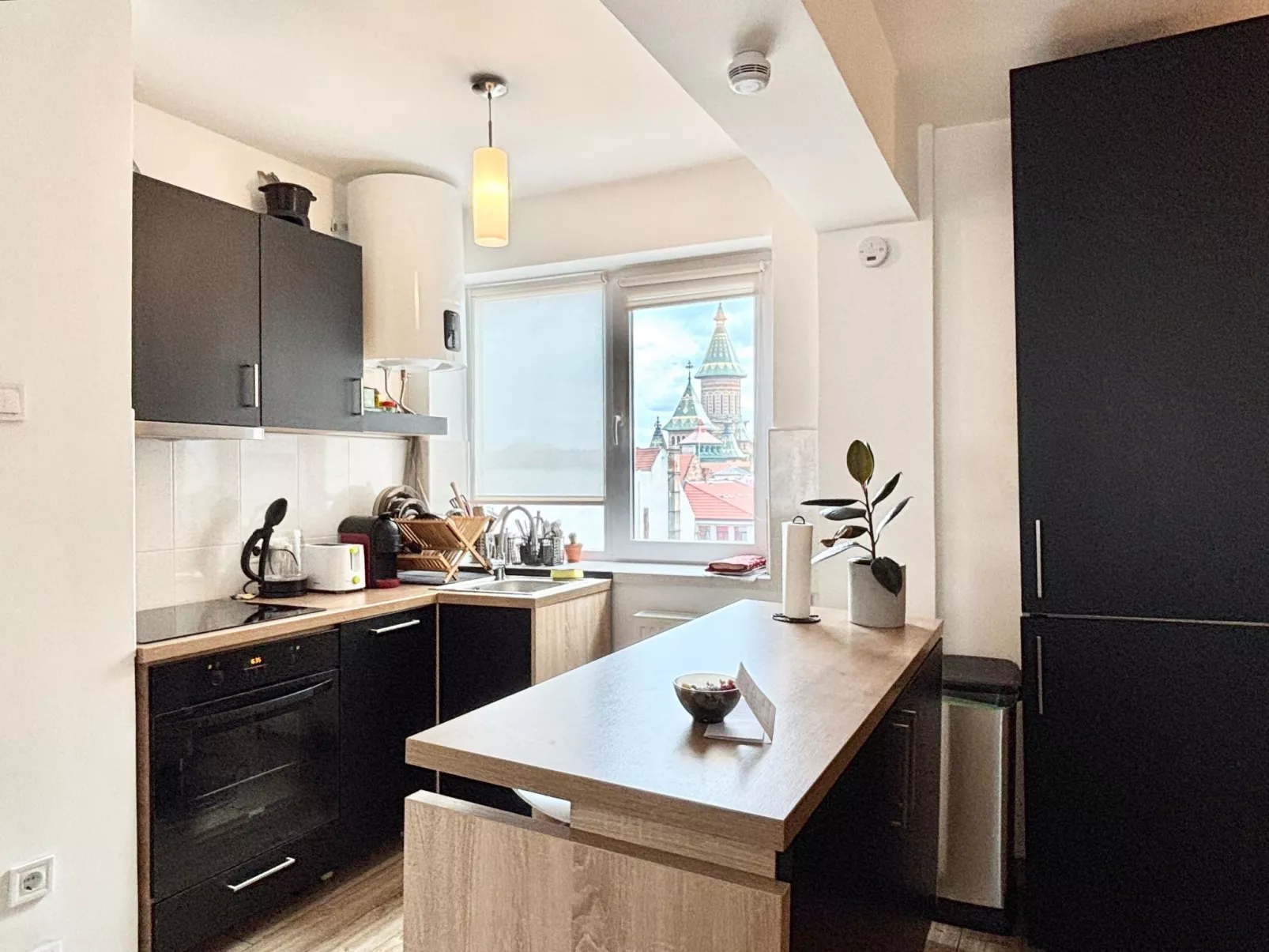 Opera Sunrise zentrale moderne Balkonwohnung-Binnen