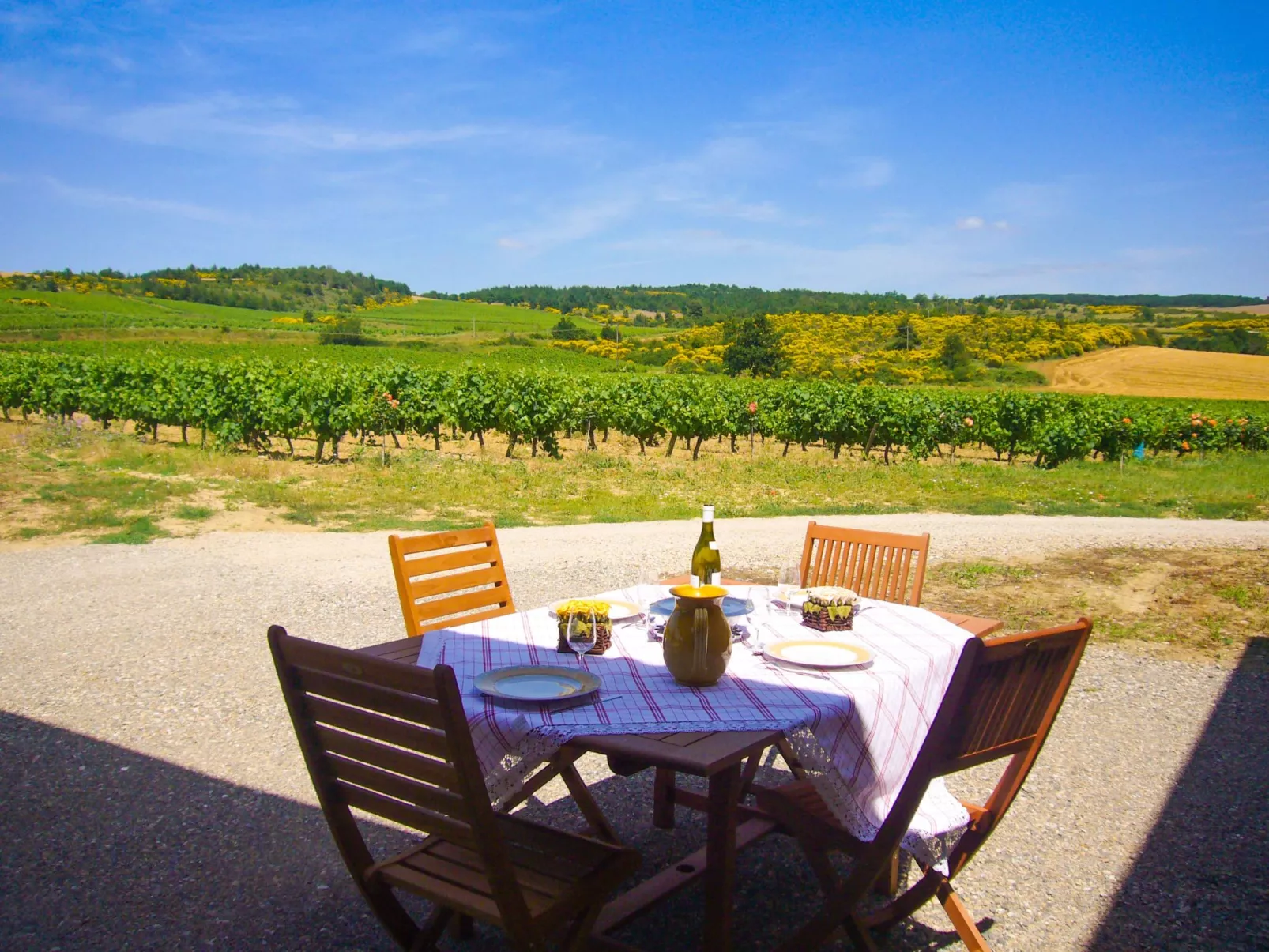 Mit eigenem Pool-Buiten