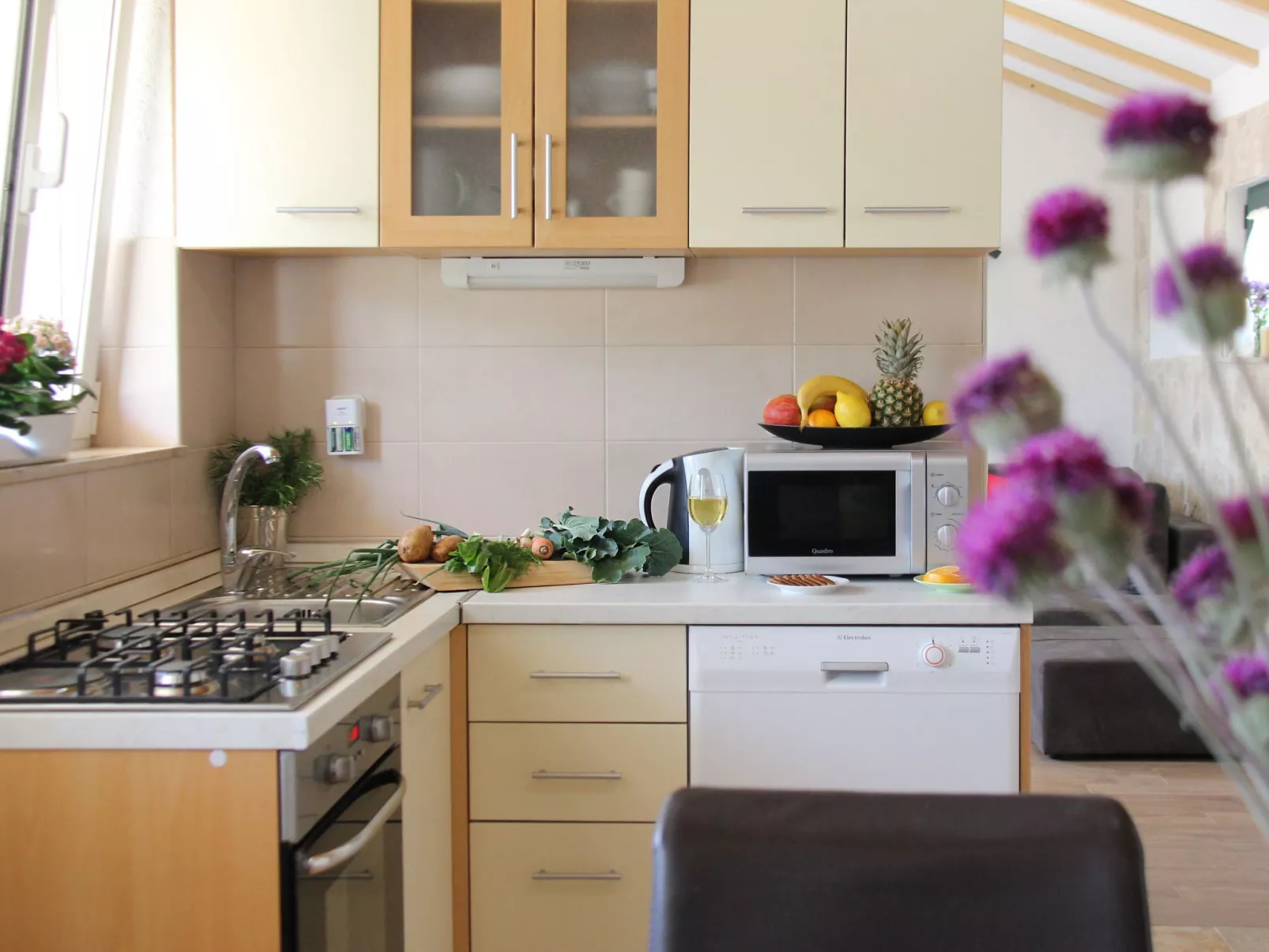 Freistehendes Ferienhaus in Duge Njive mit Privatem Pool-Binnen