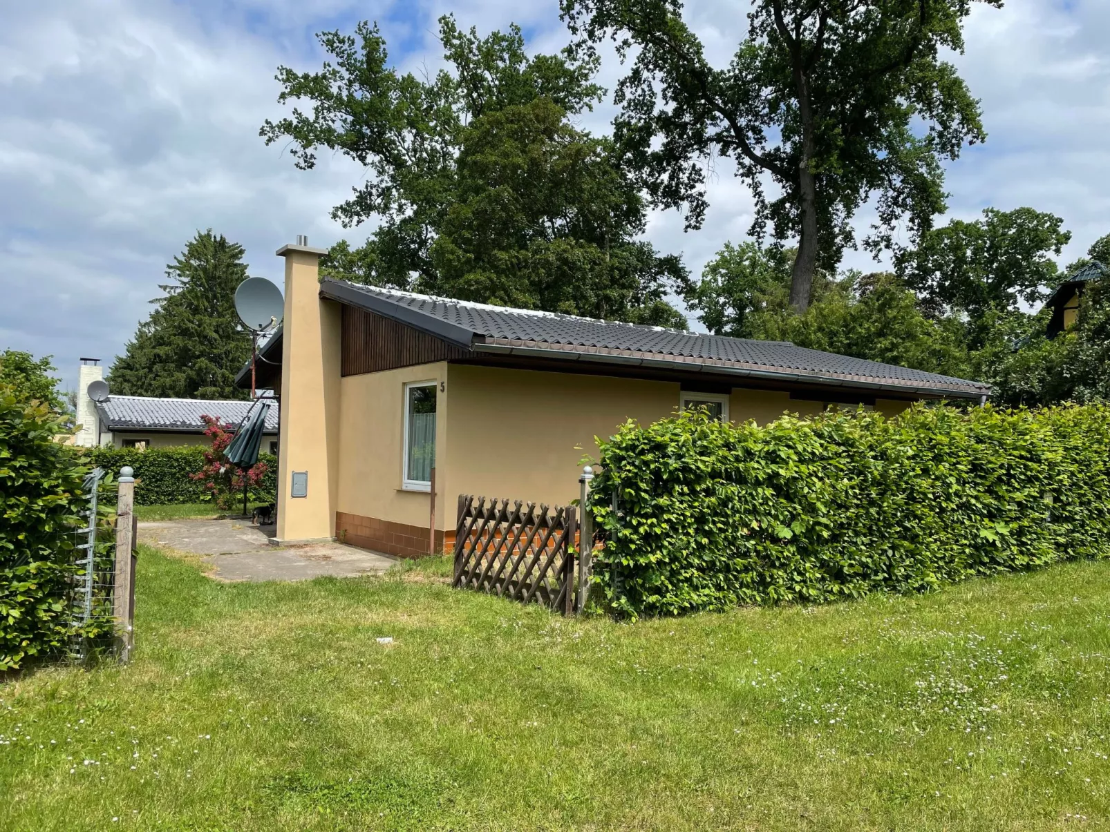 In Dahmen mit Großem Garten