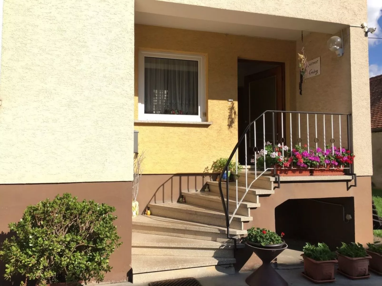 Große Ferienwohnung in Gosberg mit Terrasse, Garten und Grill