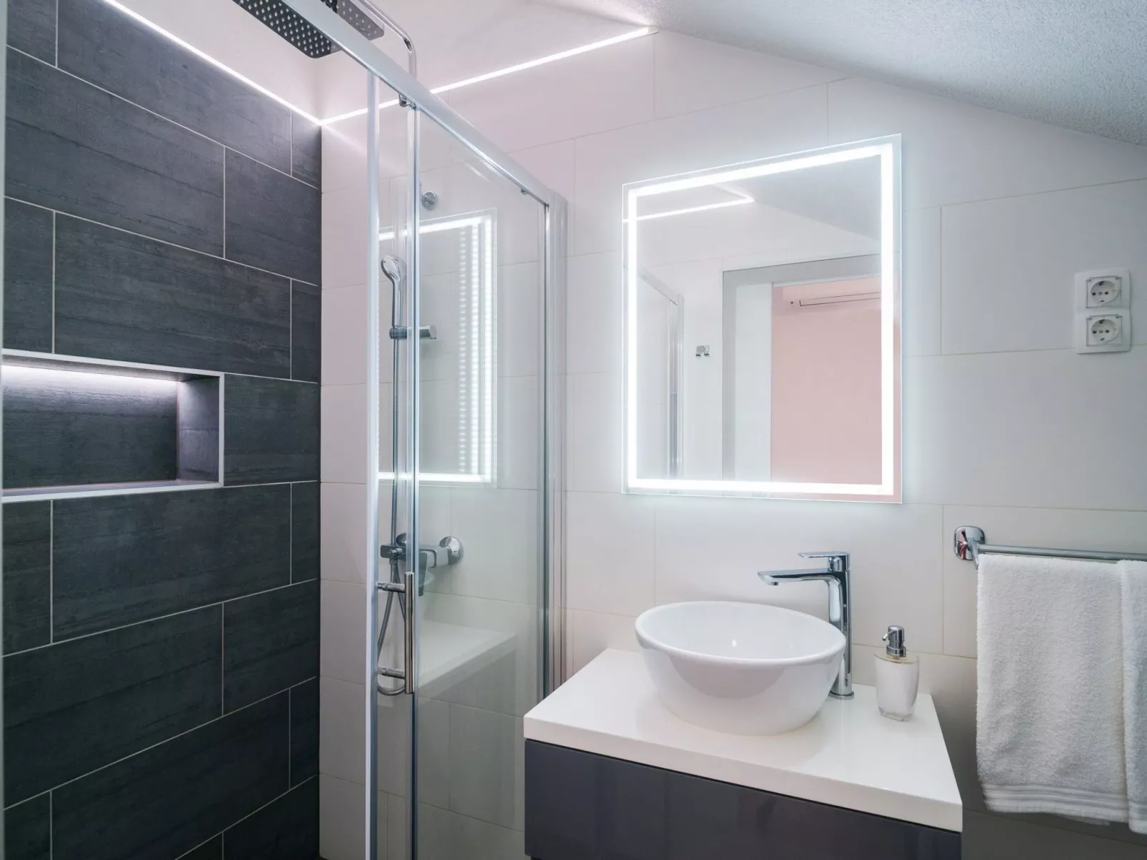 Villa Elin mit großem, privatem Pool in Seoca