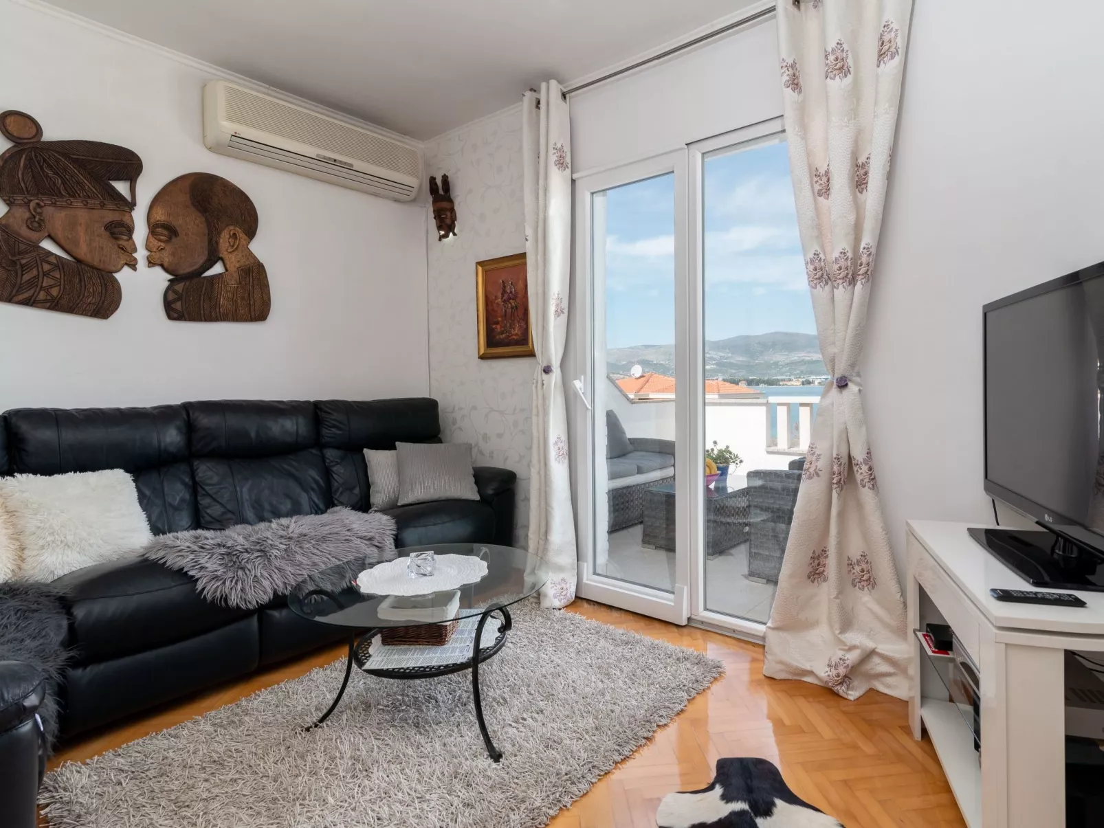 Geräumige Ferienwohnung mit Meerblick