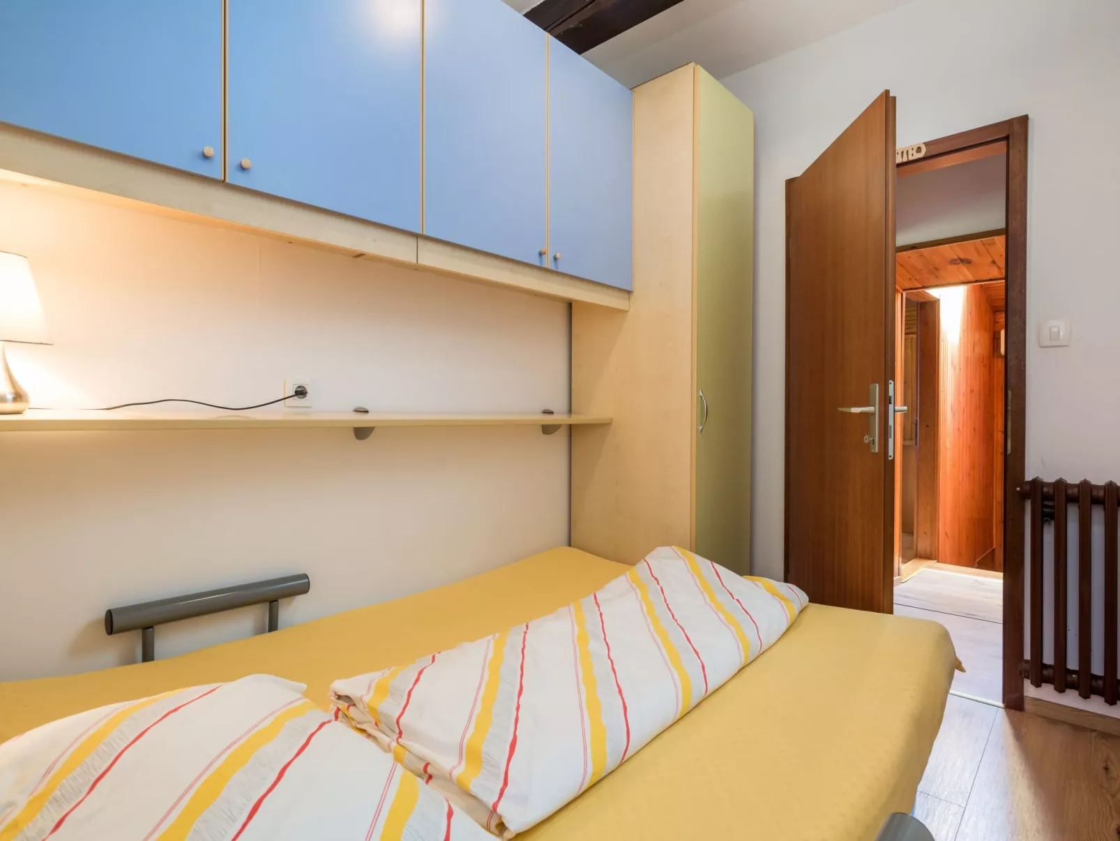 Mit großem Garten und Pool-Binnen