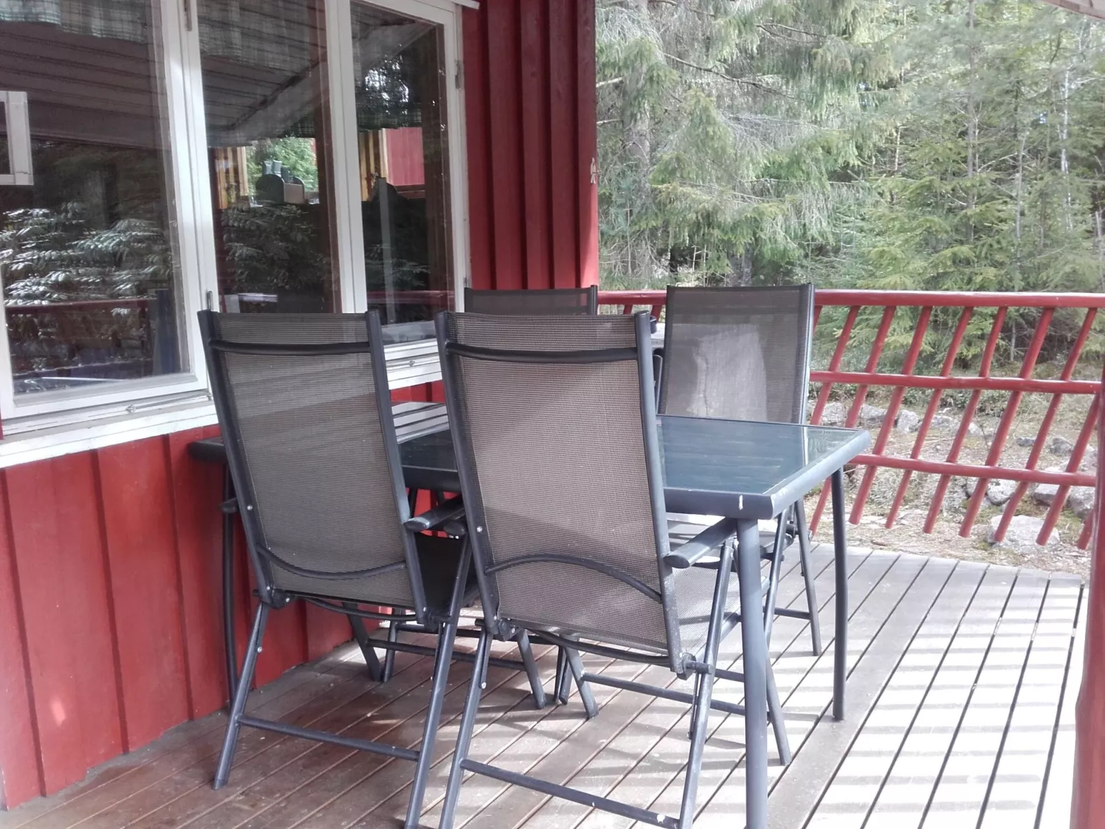 "Flodavägen 39" mit privatem Parkplatz