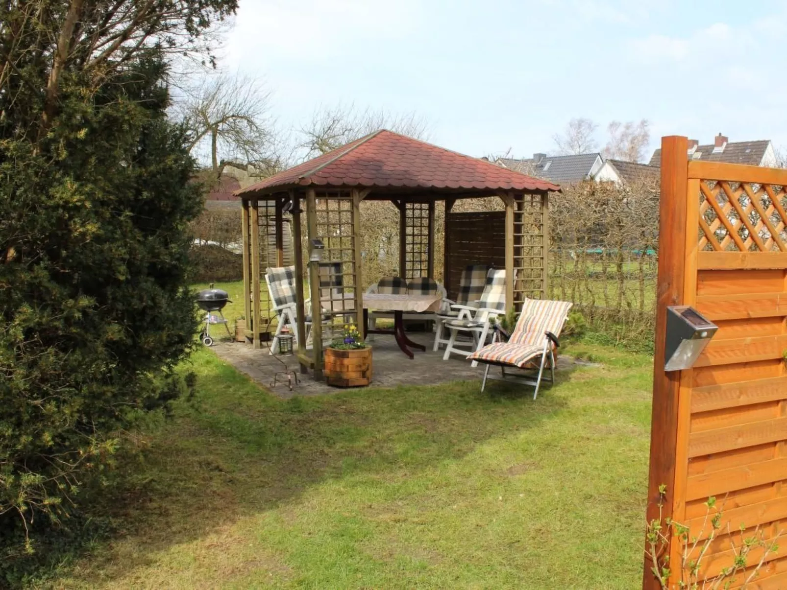 Appartement mit Garten, Grill und Terrasse