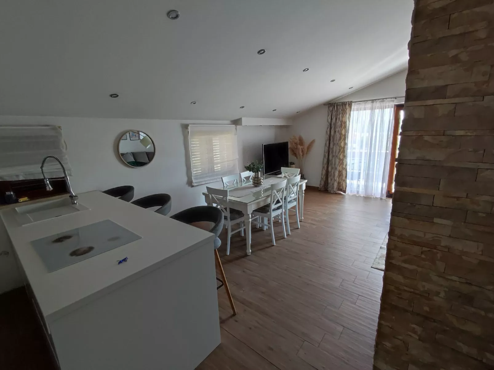 Angenehmes Haus in Posedarje mit großem Garten