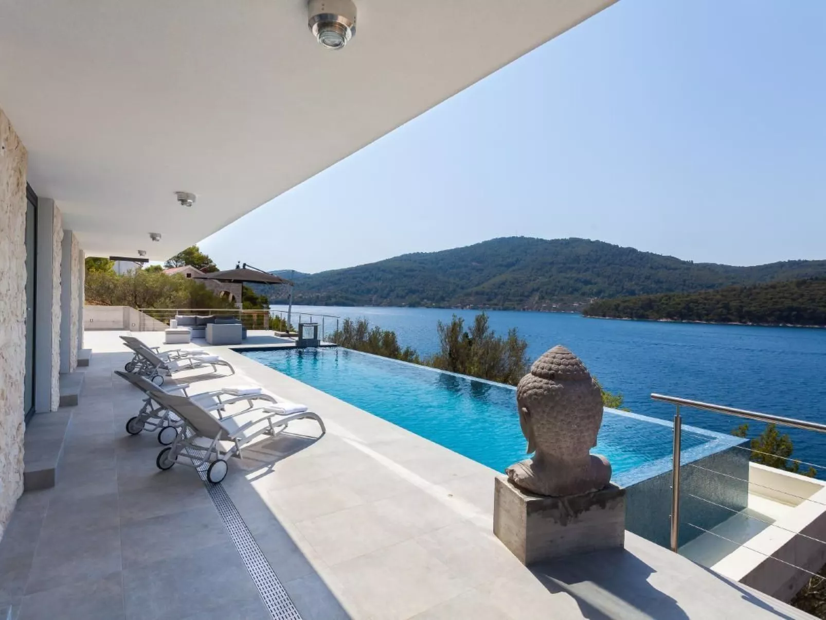 Villa Style and Sea-Image-tags.info