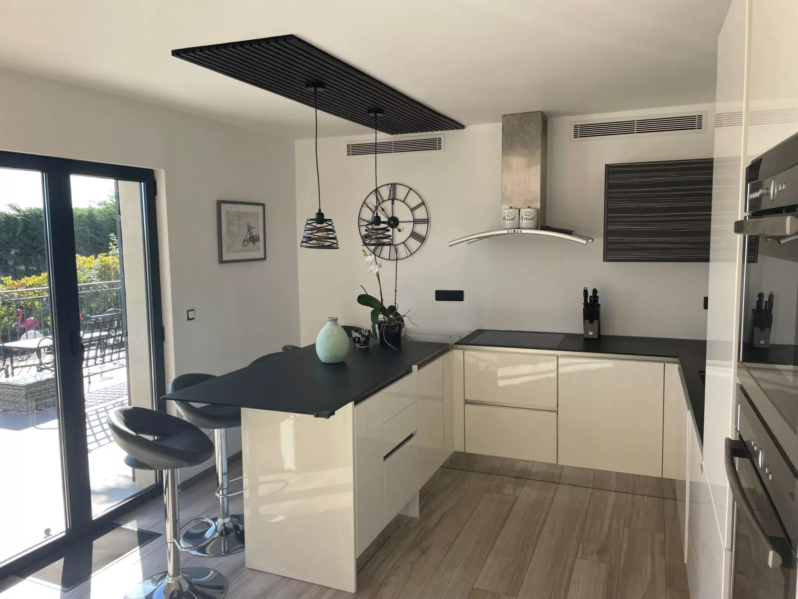 Ferienvilla mit Blick auf das Wasser-Binnen