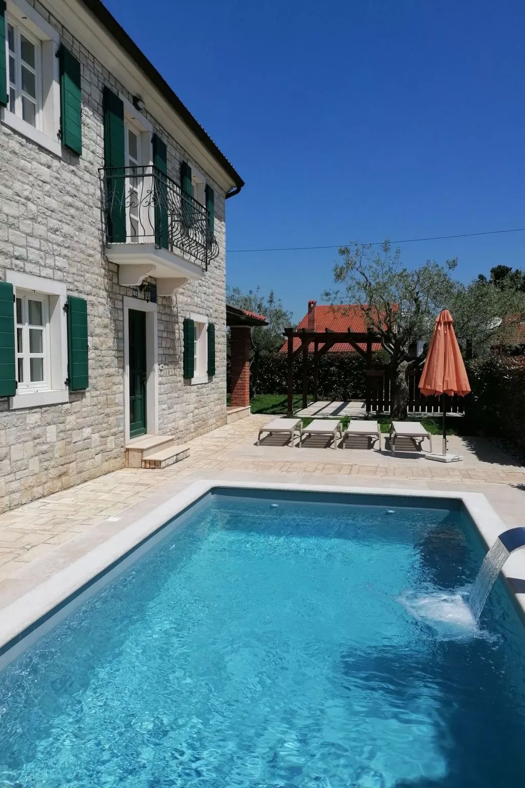 Villa Nika mit privatem Außenwhirlpool