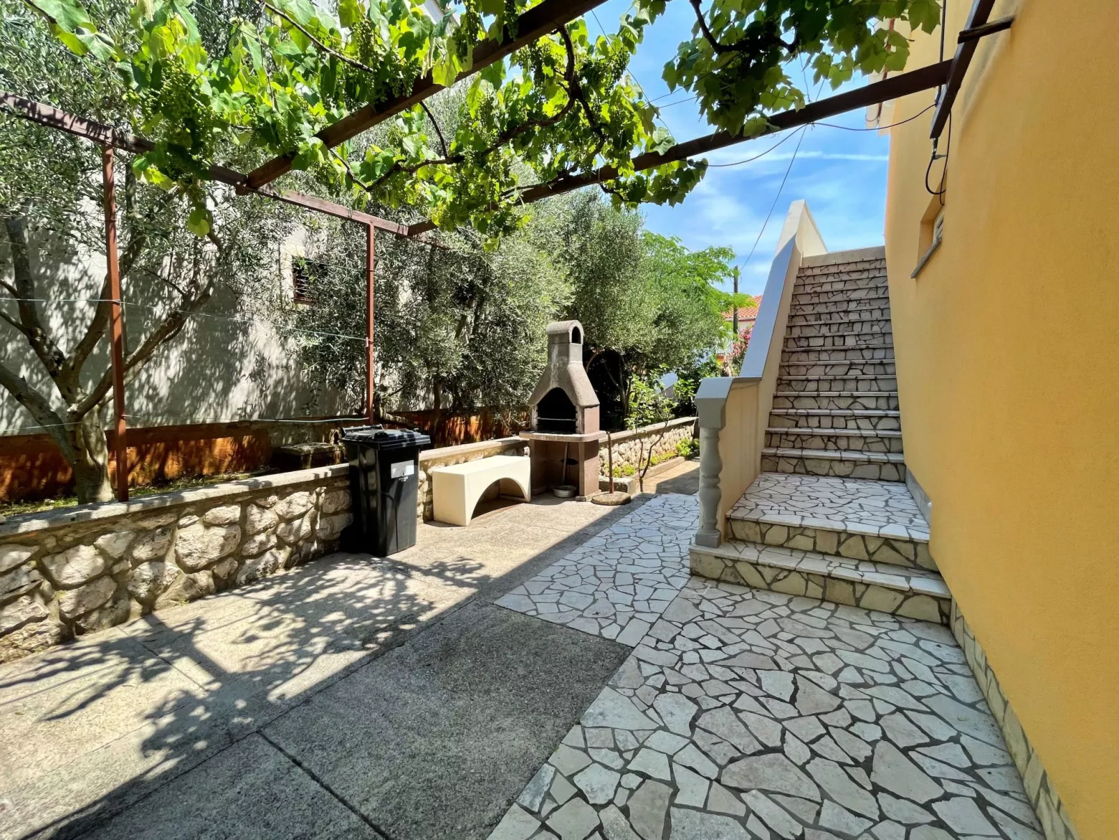 Apartment Mara - Buiten