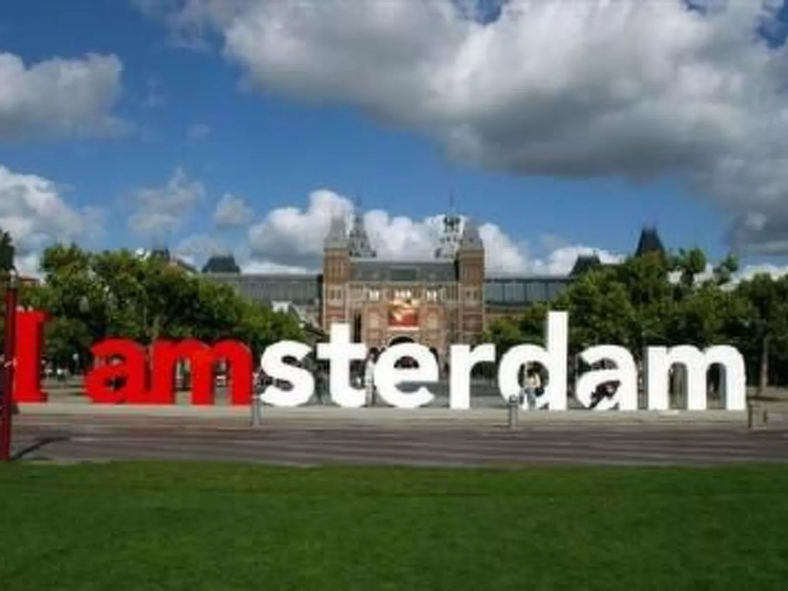 Ferienvilla mit Garten, Grill und Terrasse-Buiten