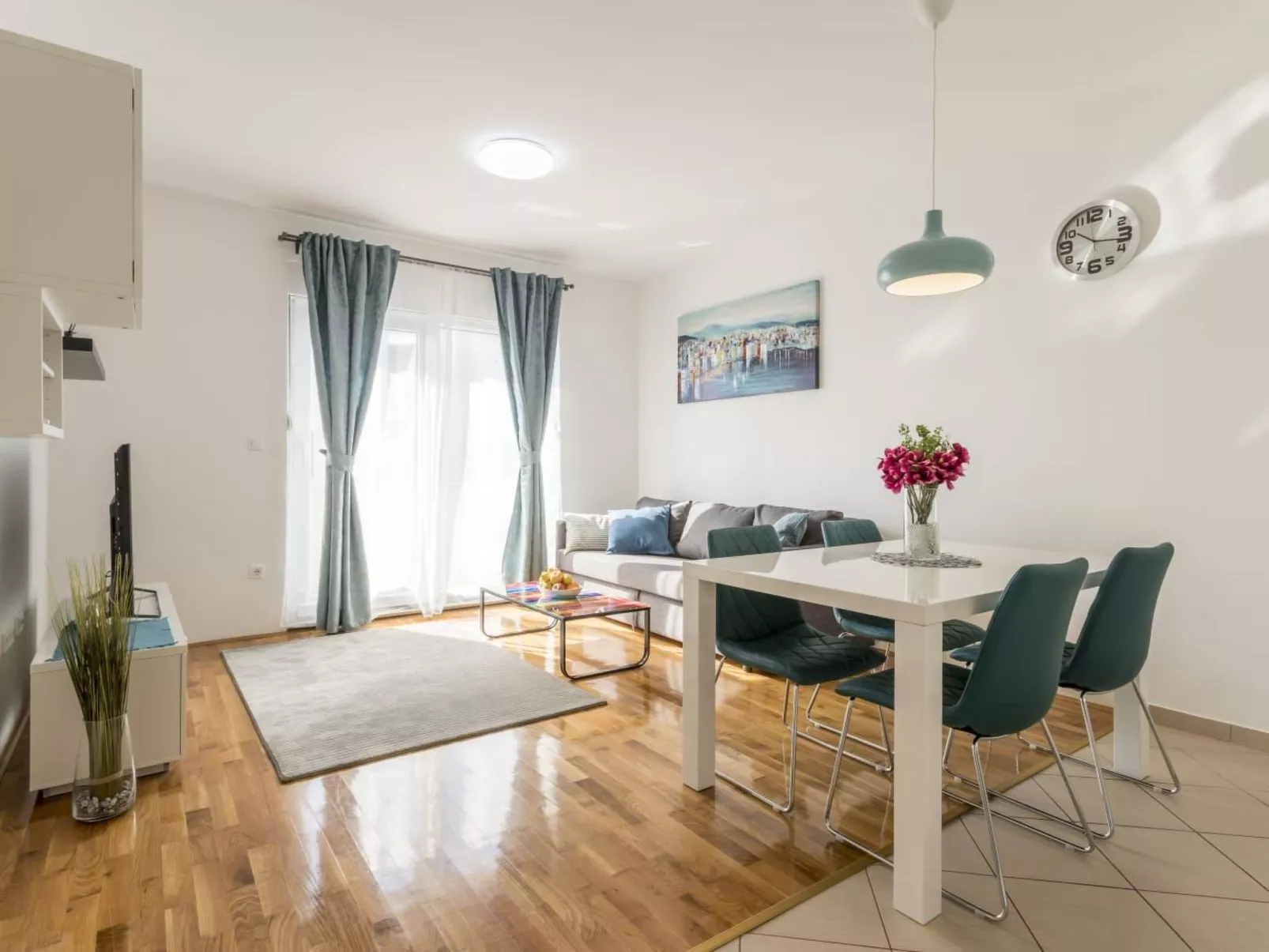 "Villa Tango1" mit eigenem Pool - Binnen