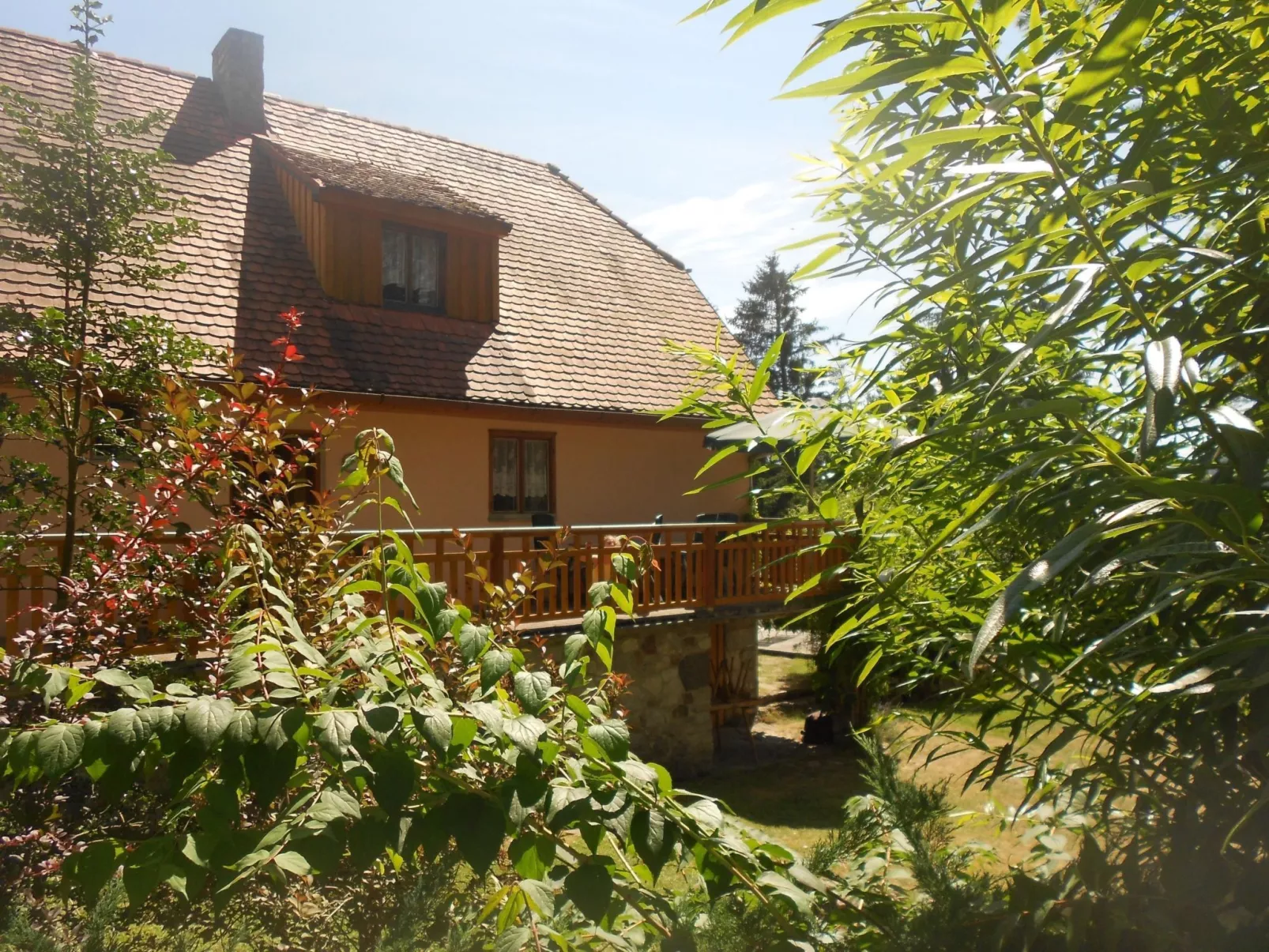 Haus in Kovárov mit Terrasse, Grill und Garten