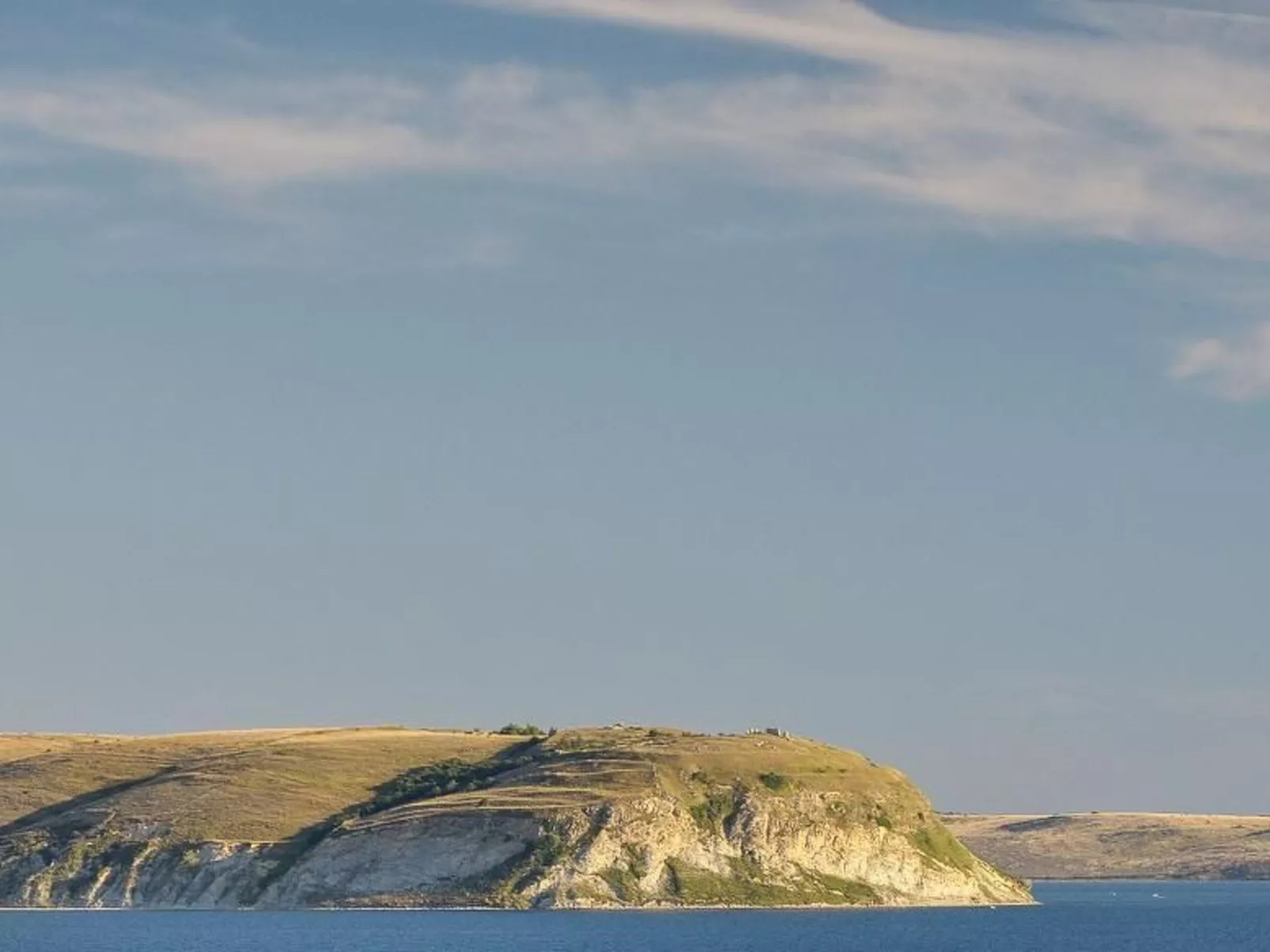 Komfortable Wohnung mit Balkon und Meerblick-Buiten
