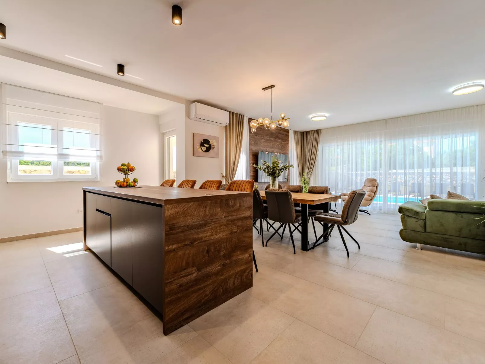 Neue Luxusvilla mit Pool - Agentur TA Leut-Binnen