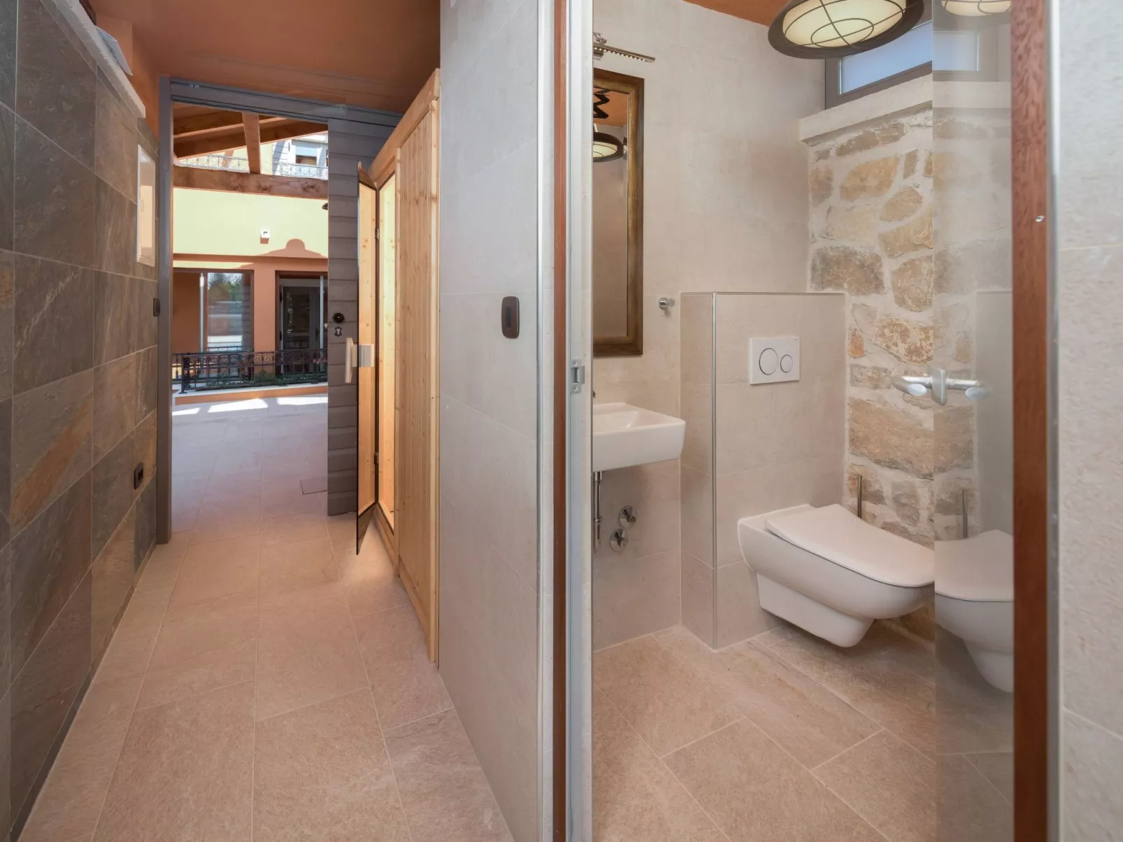 Die Höfe der Villa Ivan