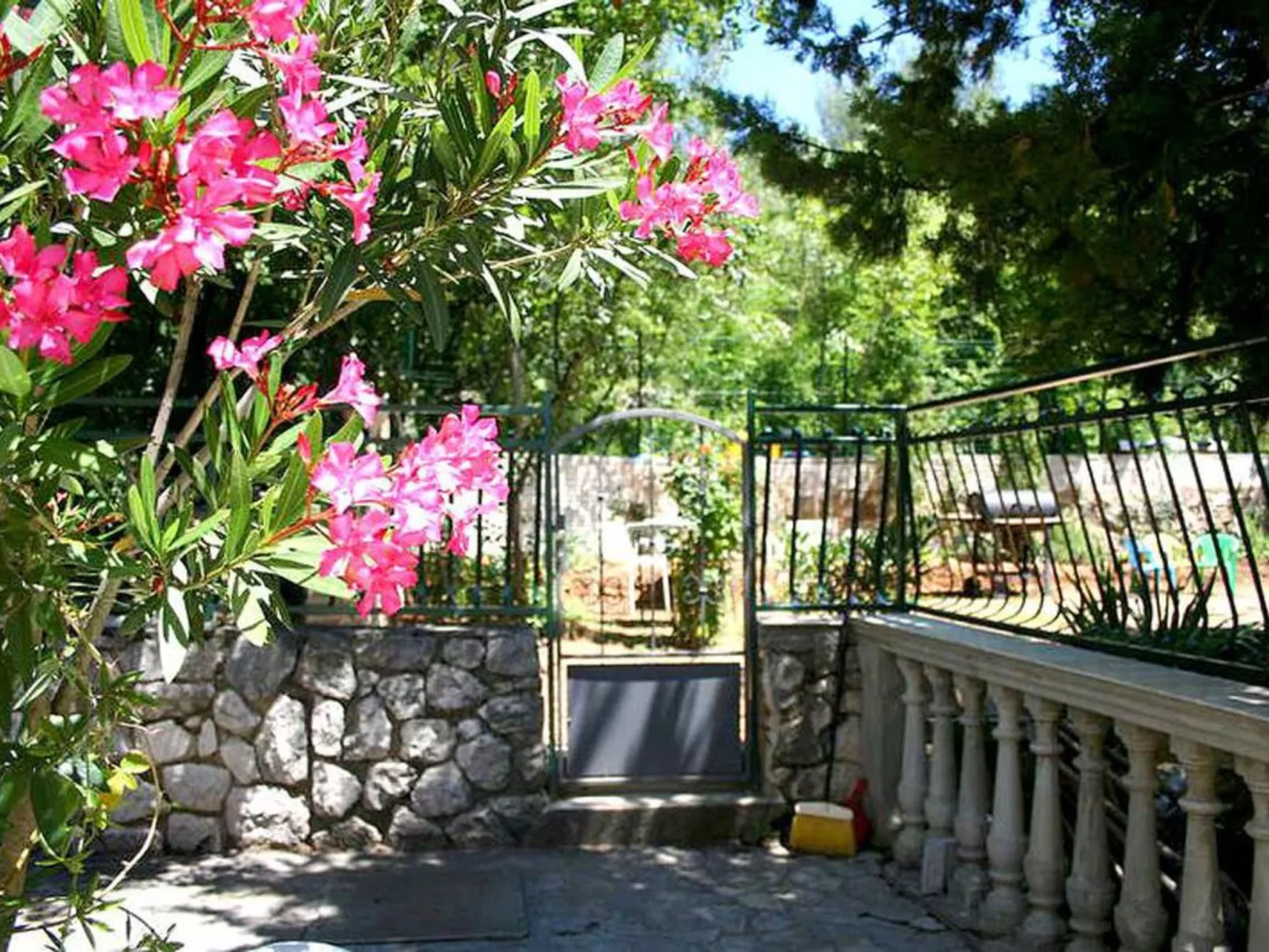 Haus La Dostana-Buiten