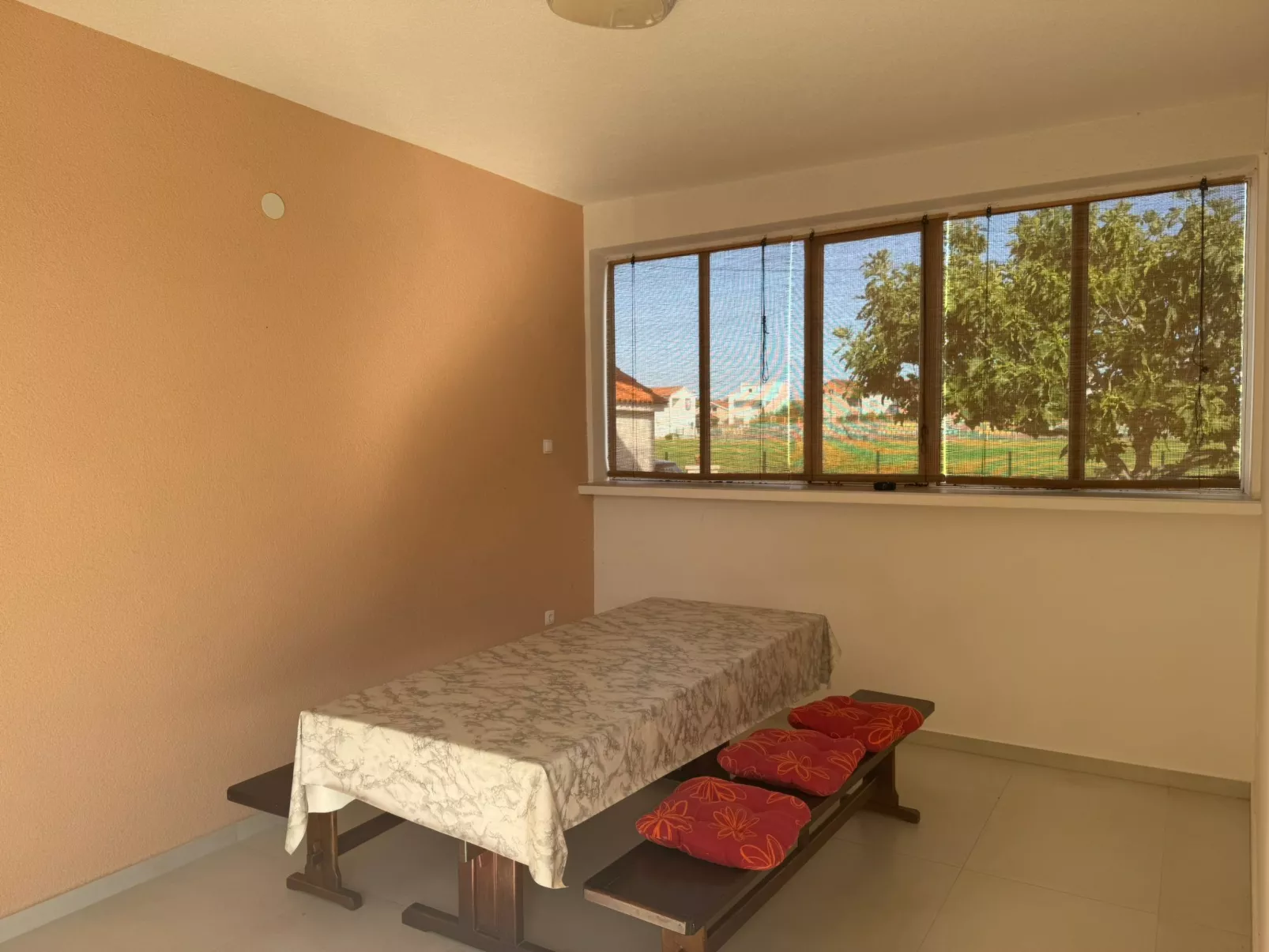 Appartement mit überdachter Terrasse-Binnen