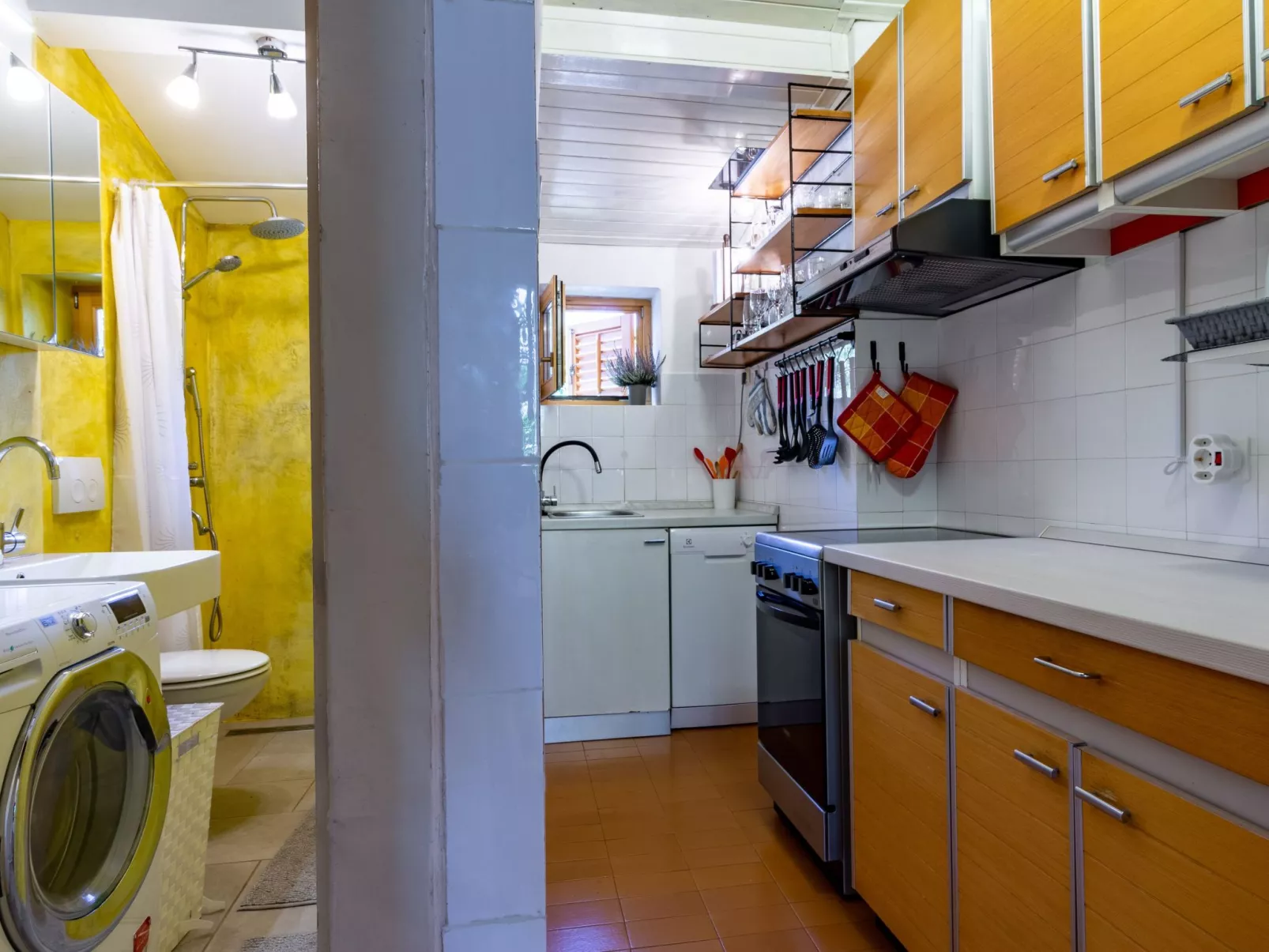 In Jadranovo mit Terrasse und Grill-Binnen