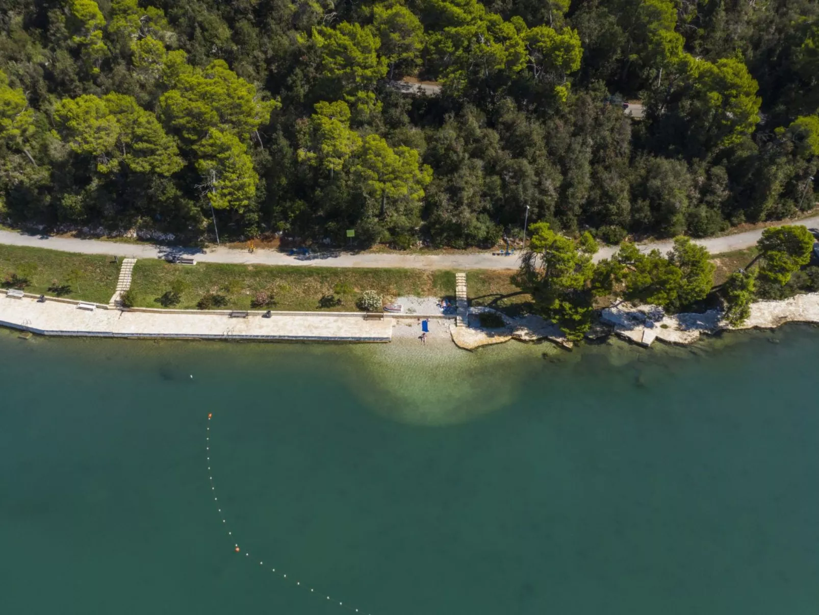 Elegantes Familienappartement mit privatem Pool-Image-tags.info