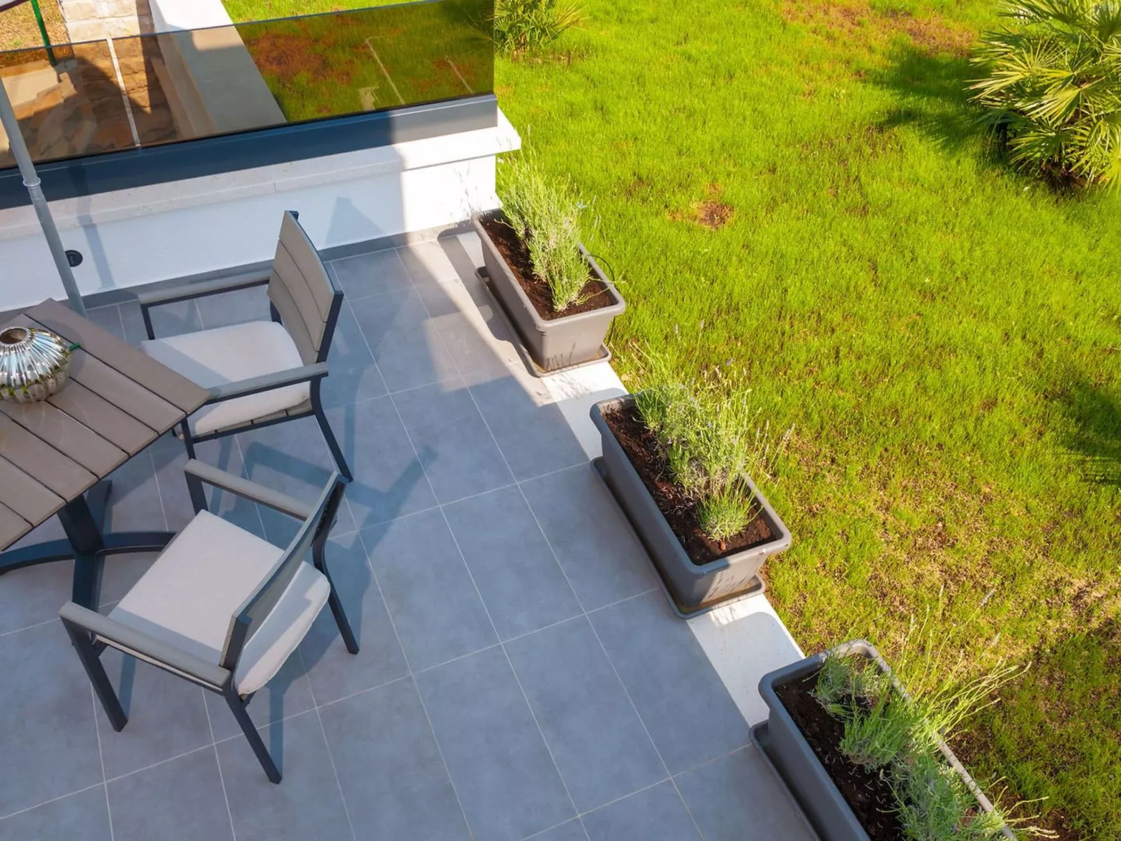 Luxuriöse Villa Rose am Strand mit Pool-Buiten