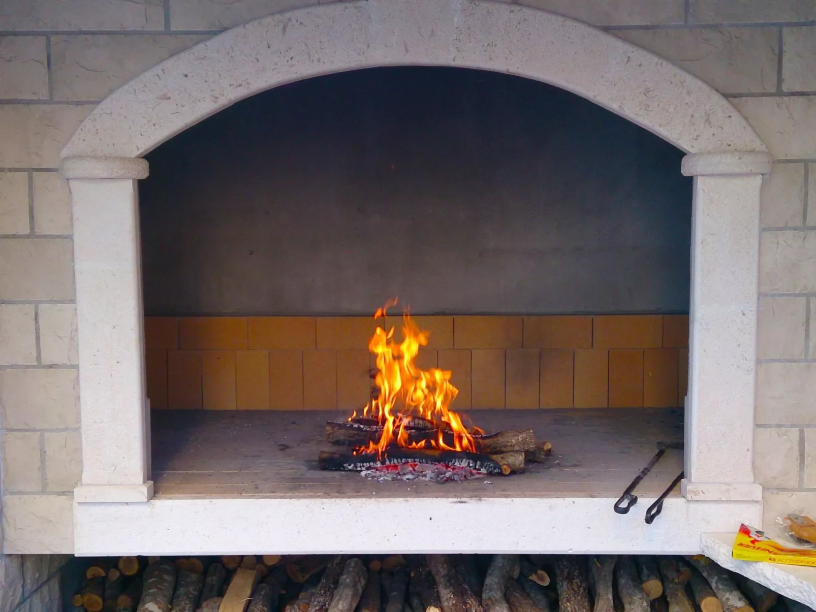 Moderne, helle Ferienwohnung mit Meerblick-Buiten