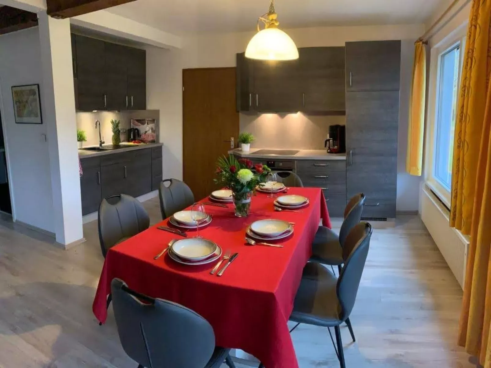 Modernes Ferienhaus unweit eines schönen Badesees