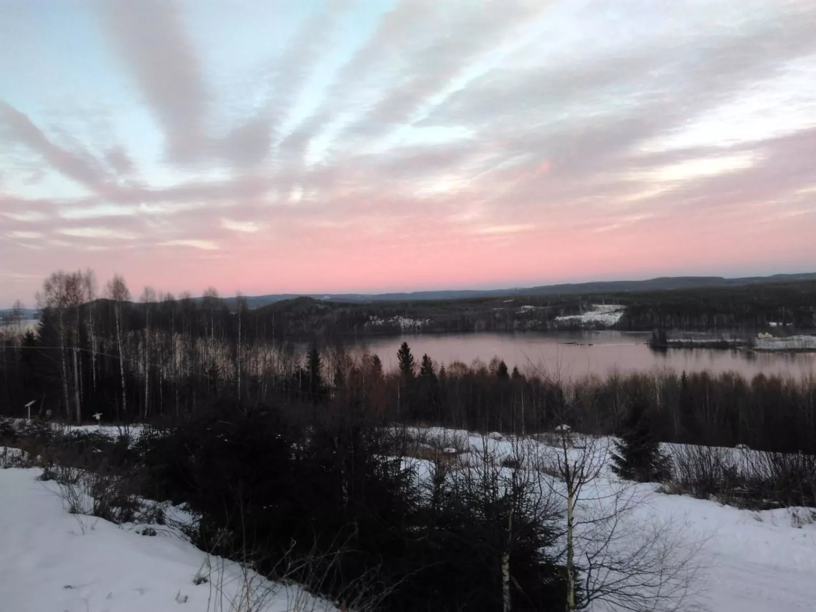 Tolles Ferienhaus in Sunne mit Großer Terrasse-Buiten