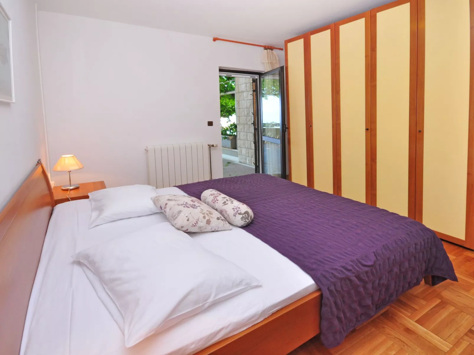 Geräumiges Ferienhaus in Omiš mit Privatem Pool