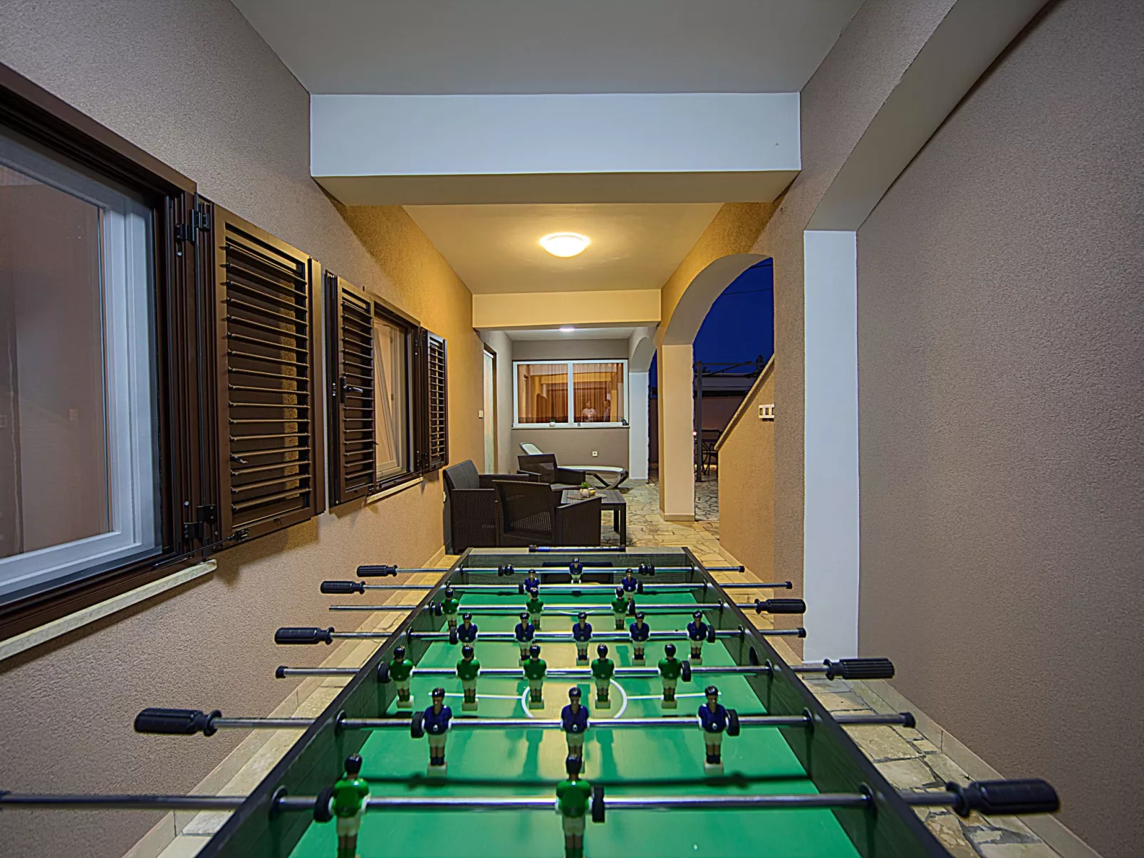 Villa mit Garten, Grill und Terrasse-Buiten