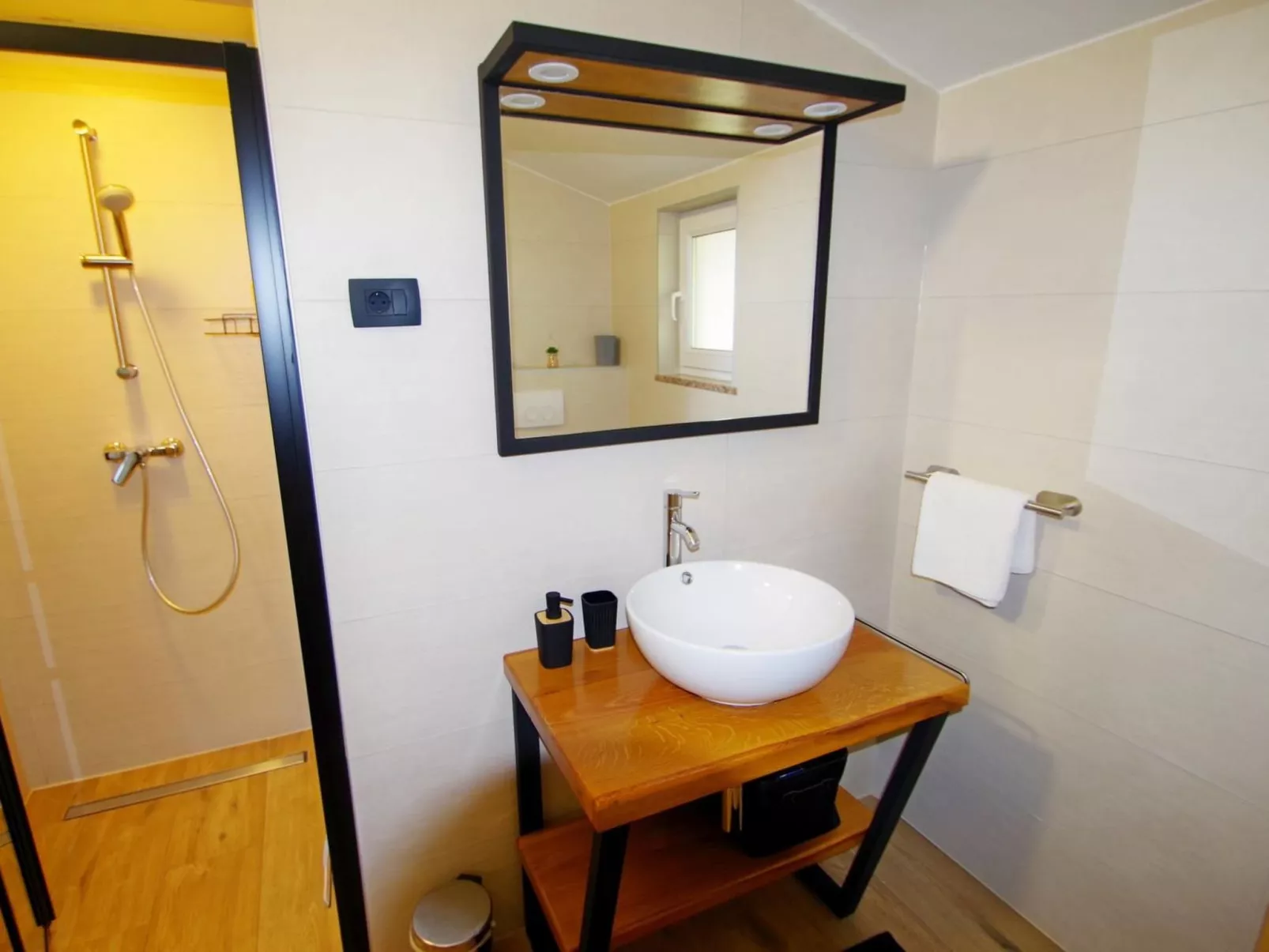 Am Meer "Zara"-Binnen