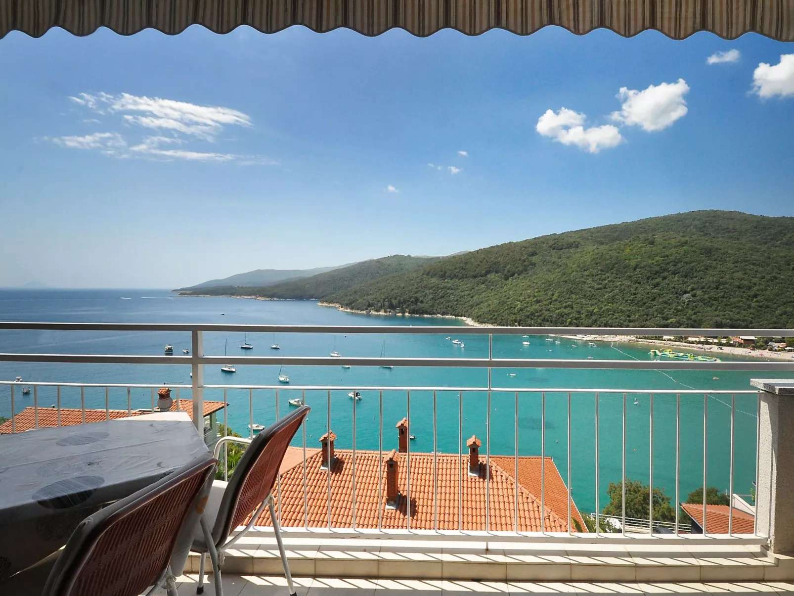 Zwei-Zimmer-Wohnung in der Nähe des Meeres