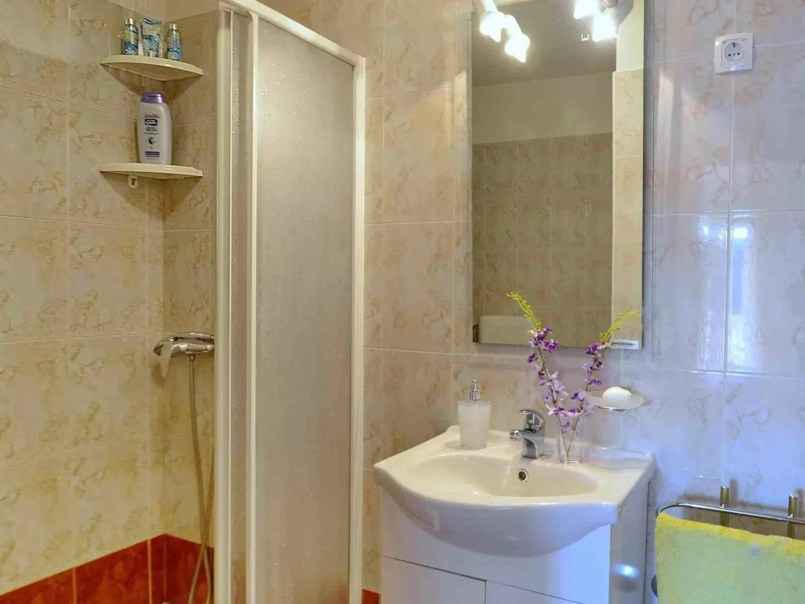 'Villa Ivisa' mit eigenem Pool-Binnen