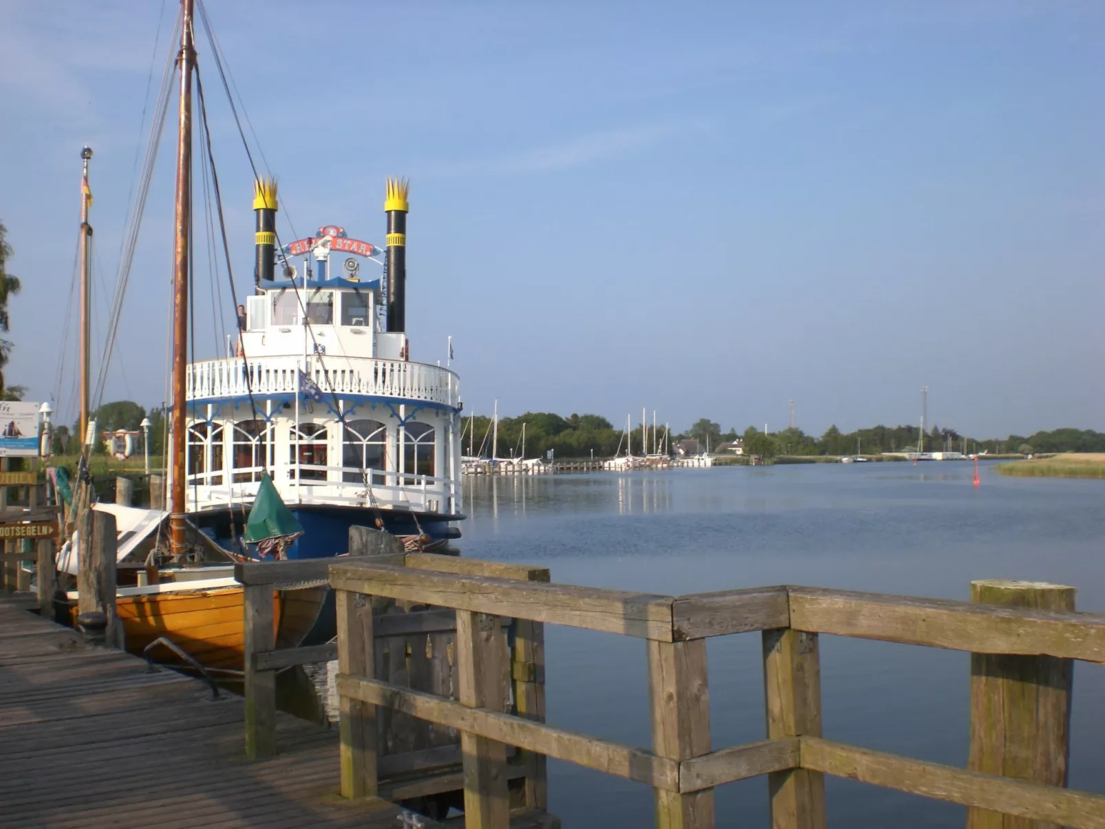 Helle Ferienwohnung mit Wellnesslandschaft