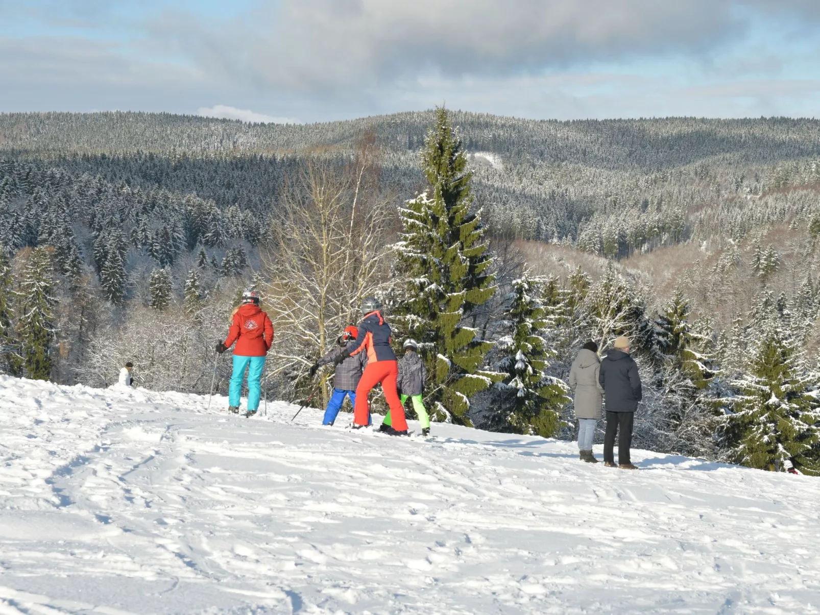 Mit Garten und Spielplatznutzung-Buiten