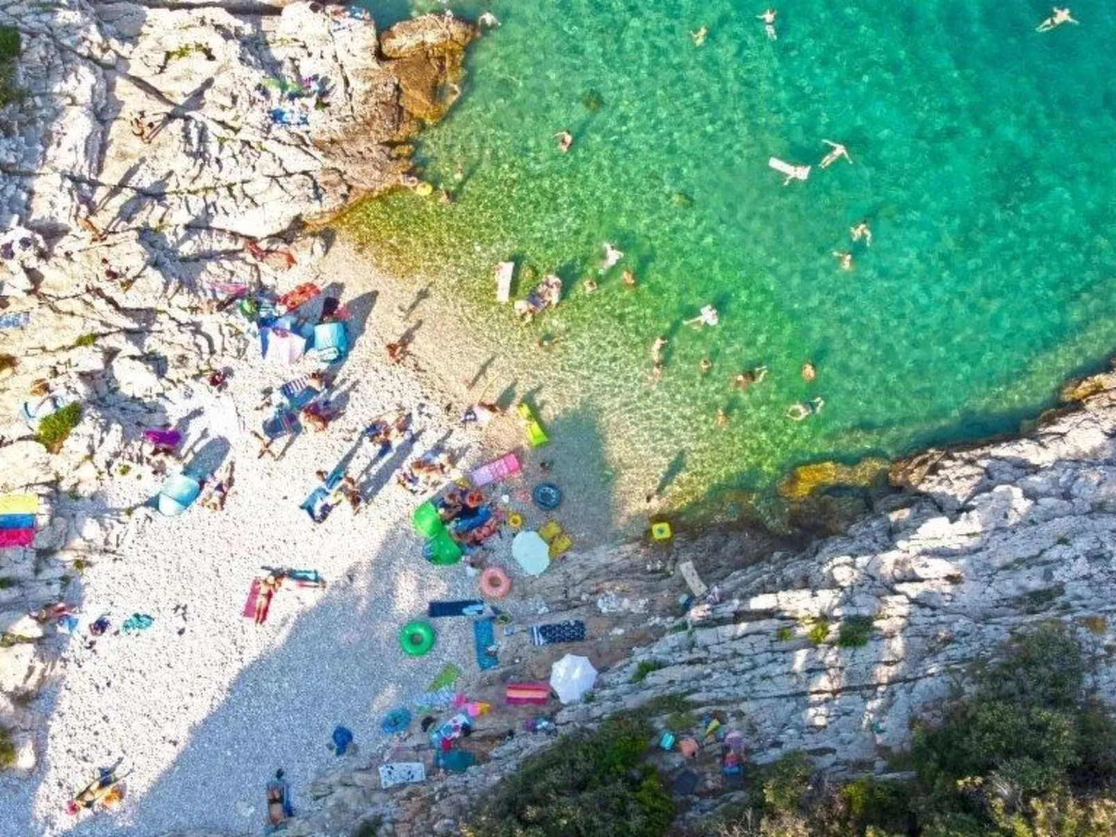 3-Schlafzimmer-Wohnung mit Gemeinschaftspool-Image-tags.info