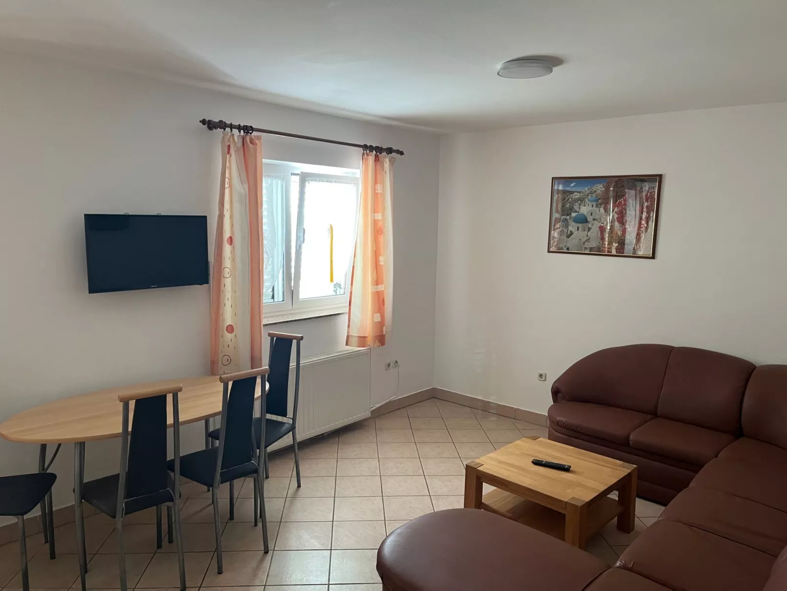 Mit Blick auf das Wasser