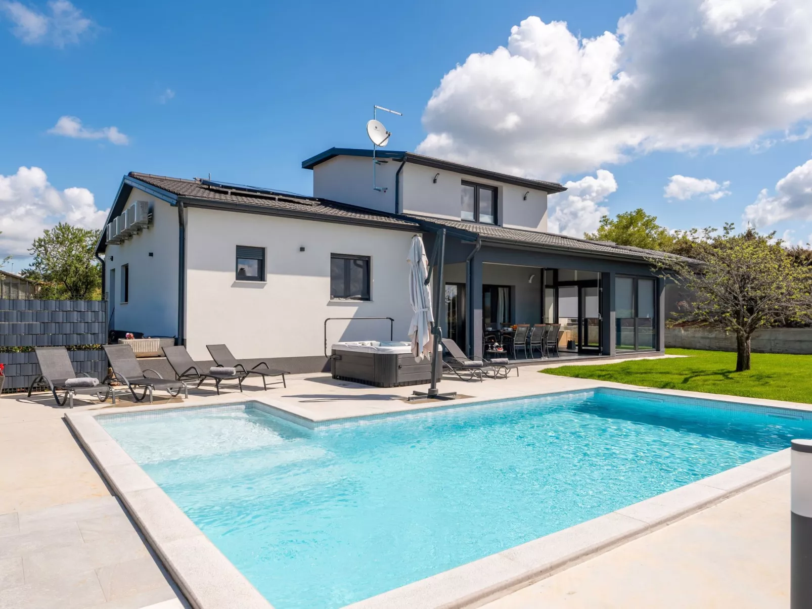 Villa Jasminka-Buiten