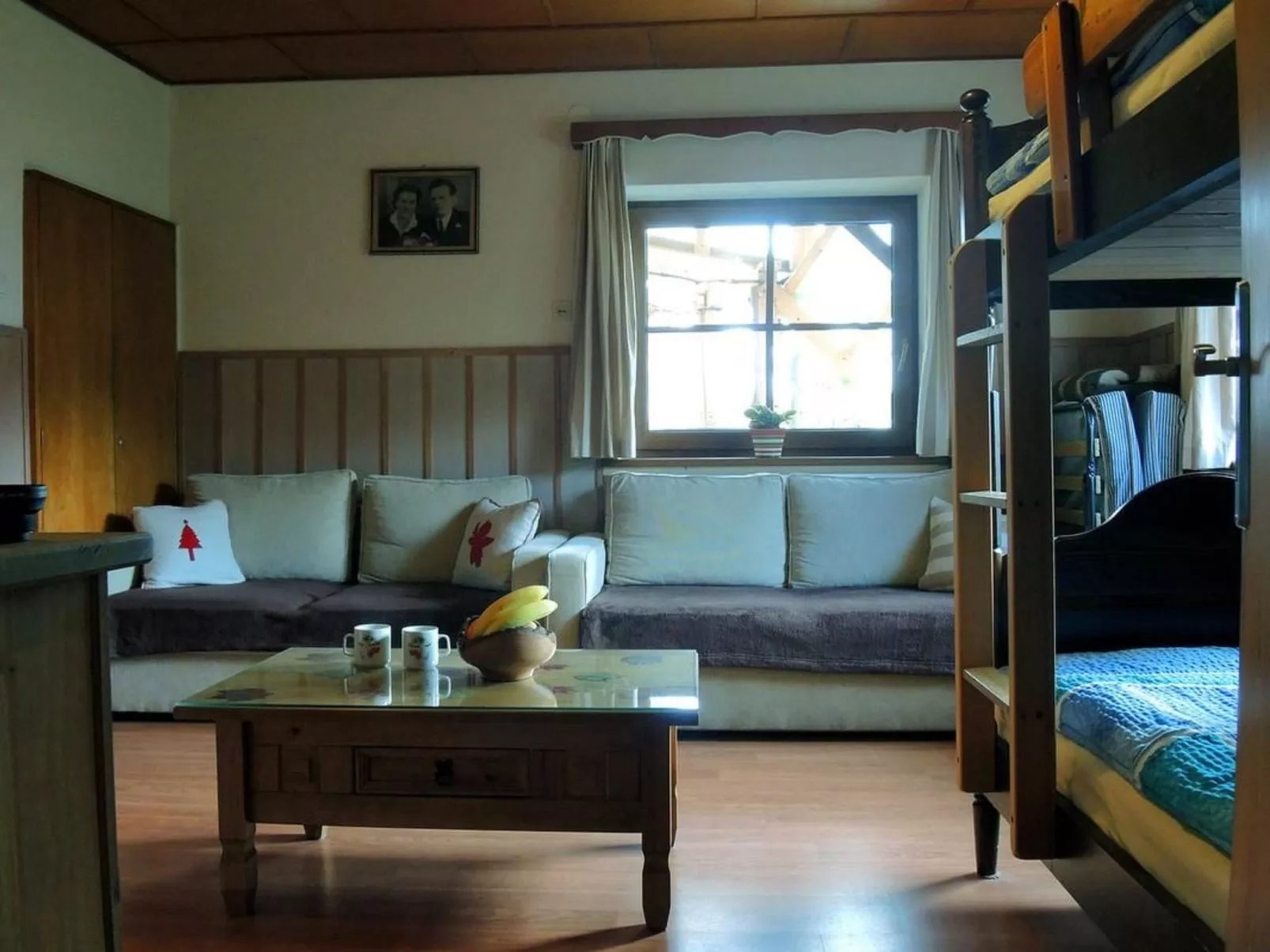 Wohnung im Erdgeschoss - sechs Personen und eine Terrasse