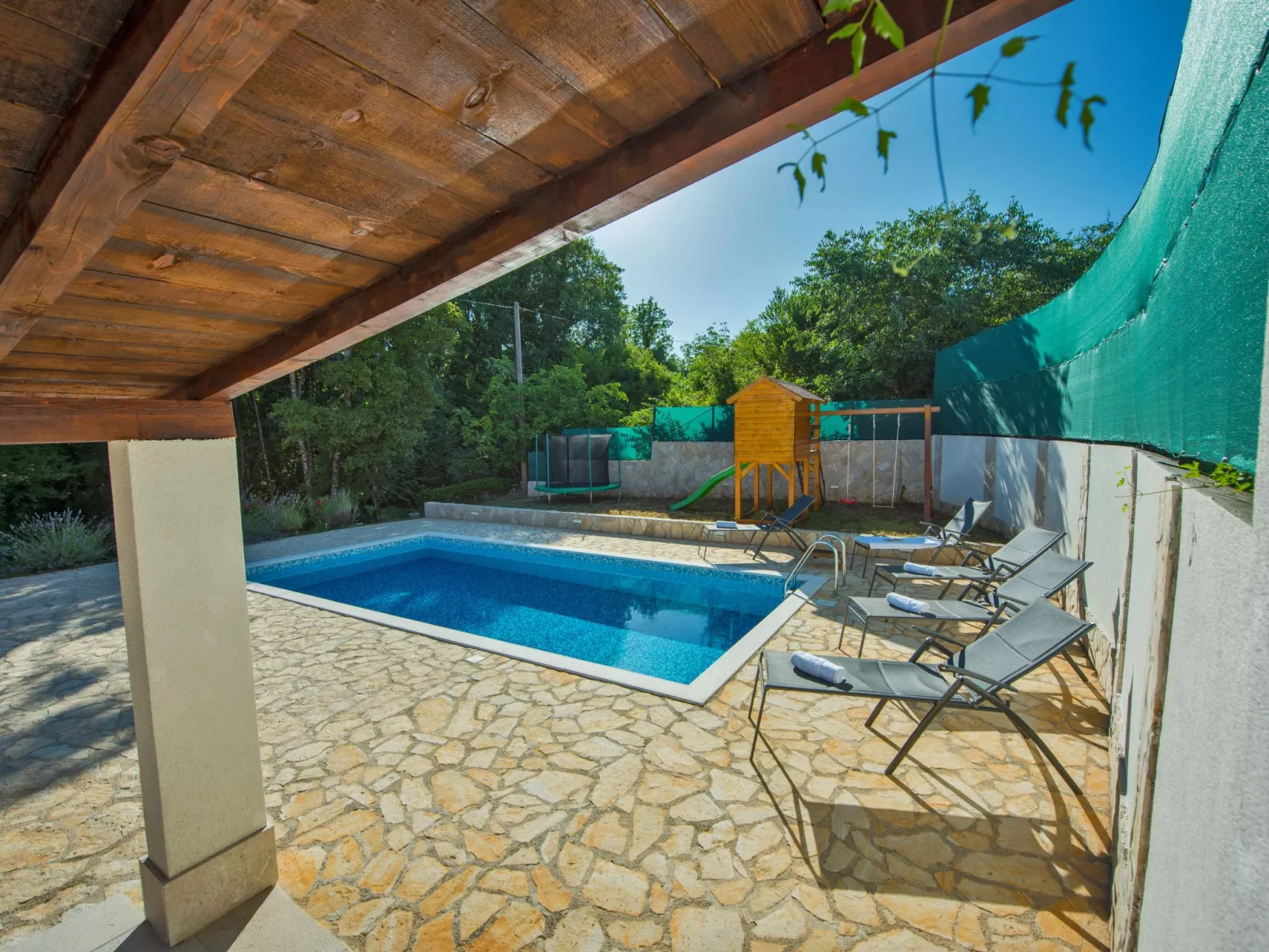 Haus in Grubine mit Außenpool-Image-tags.info