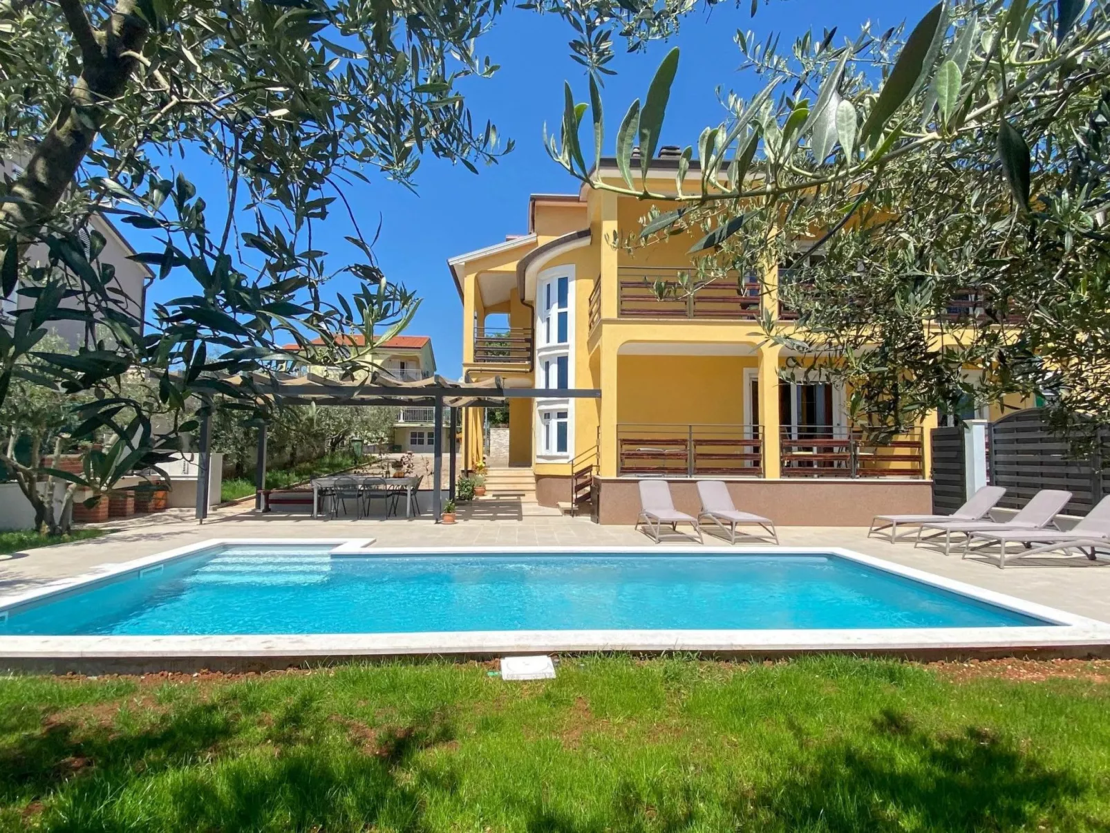 Villa "Chiara" mit privatem Pool