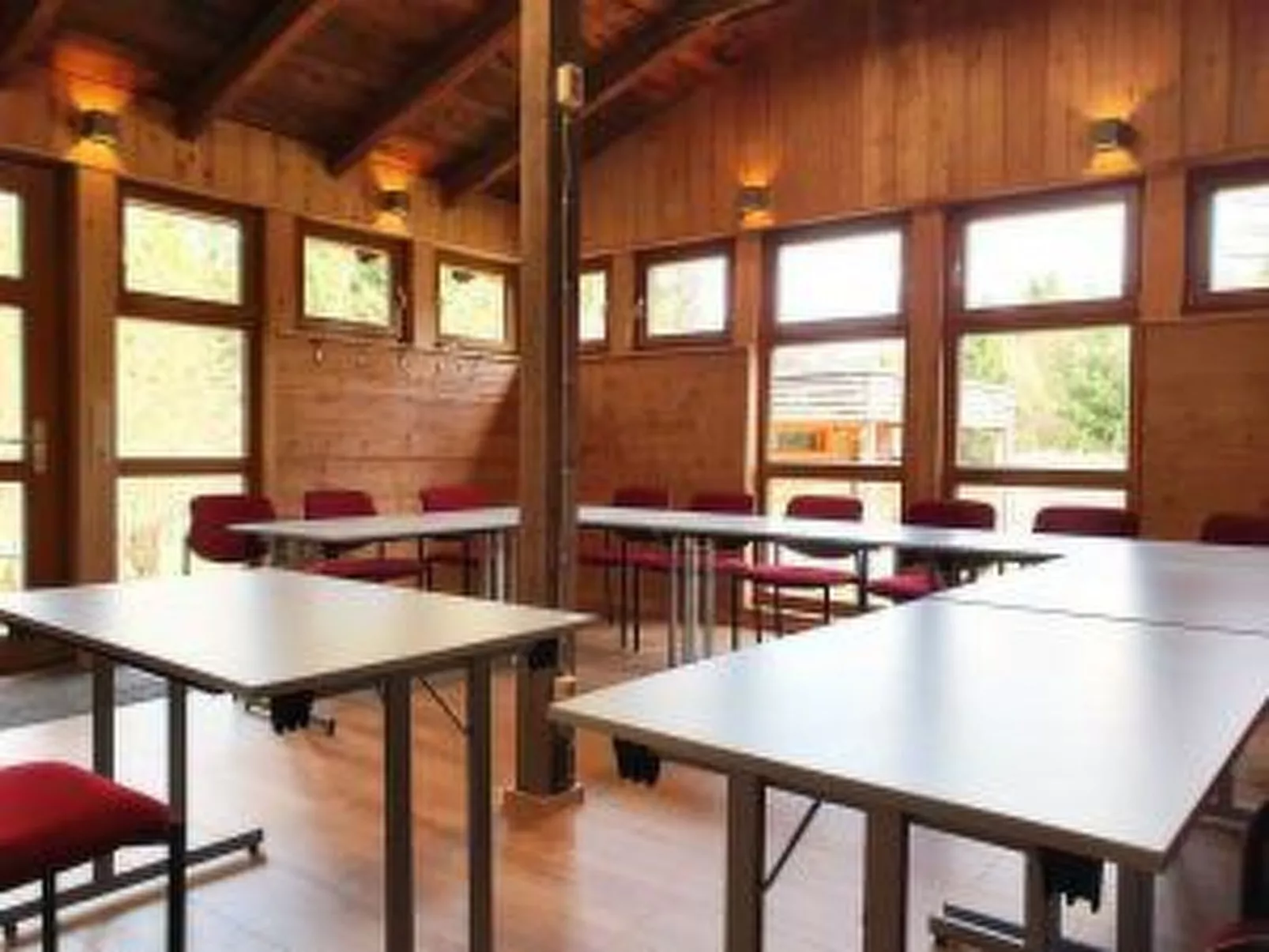 Urgemütliche Gruppenhütte mit Gartensauna-Binnen