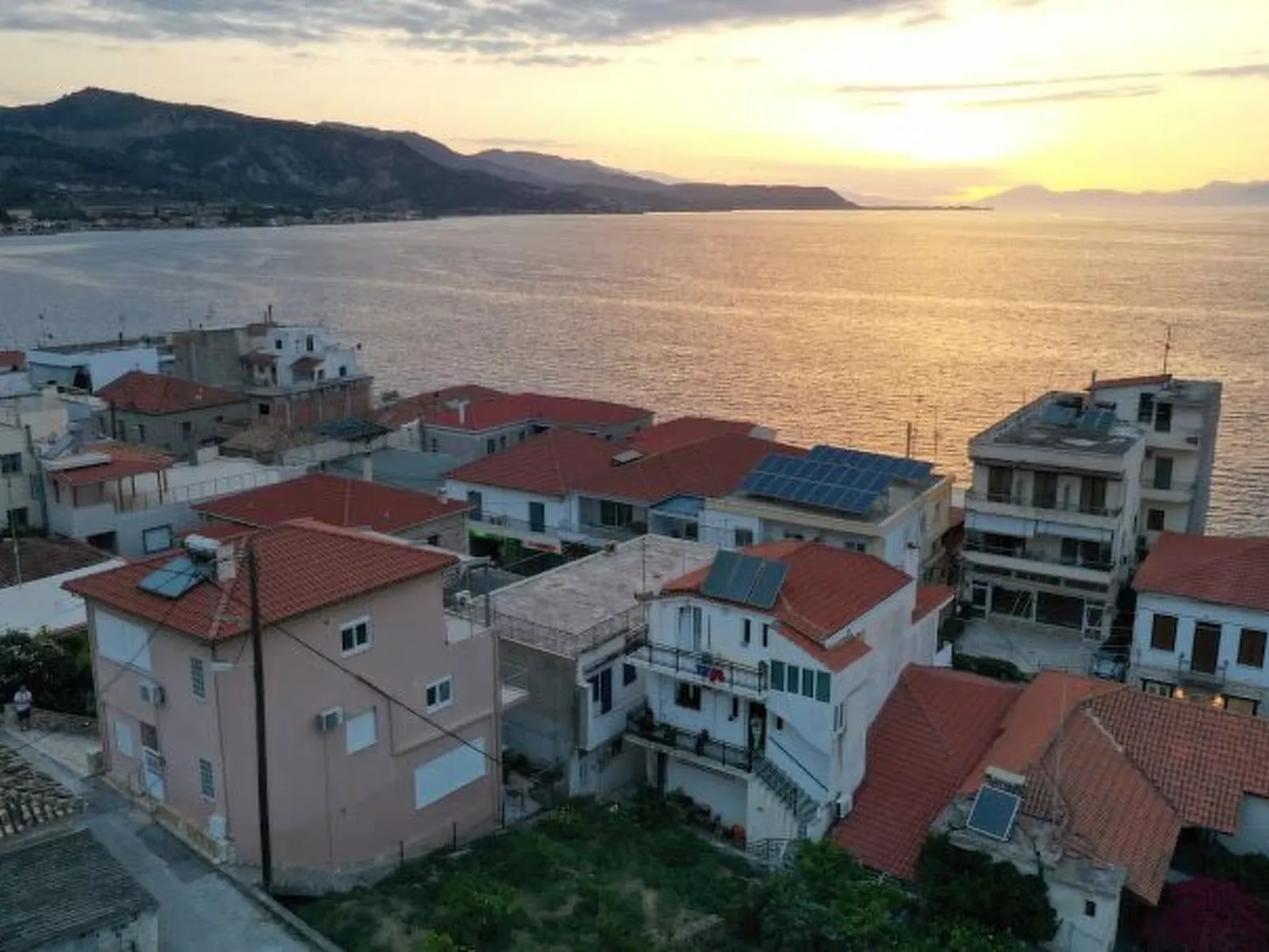 Charmantes Appartement in Derveni-Buiten